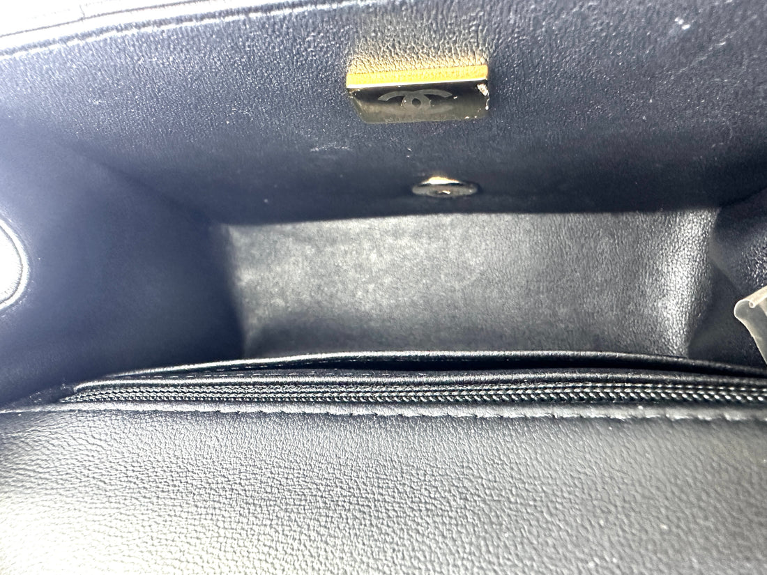 Chanel 23P Black Chocolate Bar Flap Bag With Gold Hardware(N0***71) CC1826