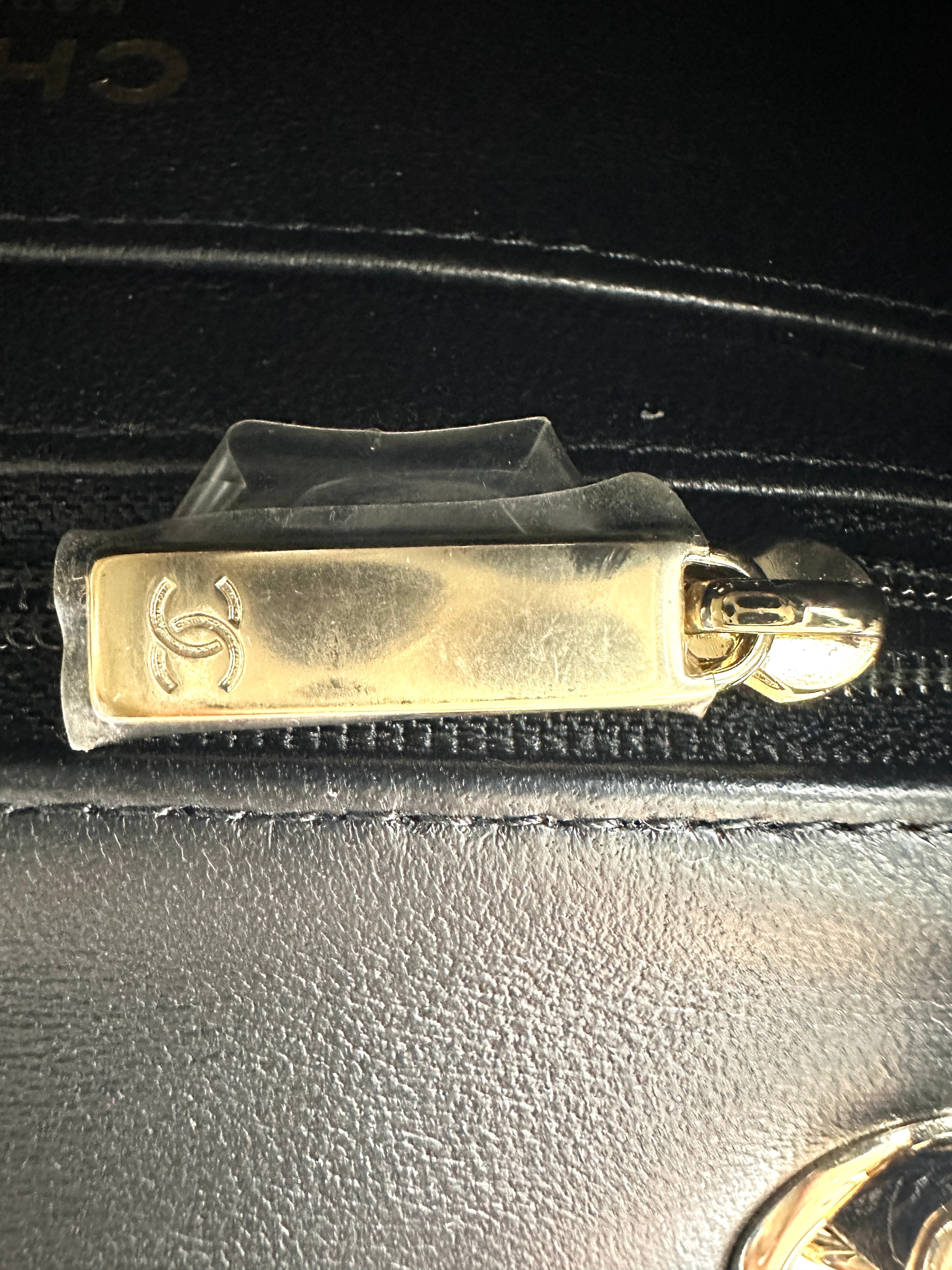 Chanel 23P Black Chocolate Bar Flap Bag With Gold Hardware(N0***71) CC1826