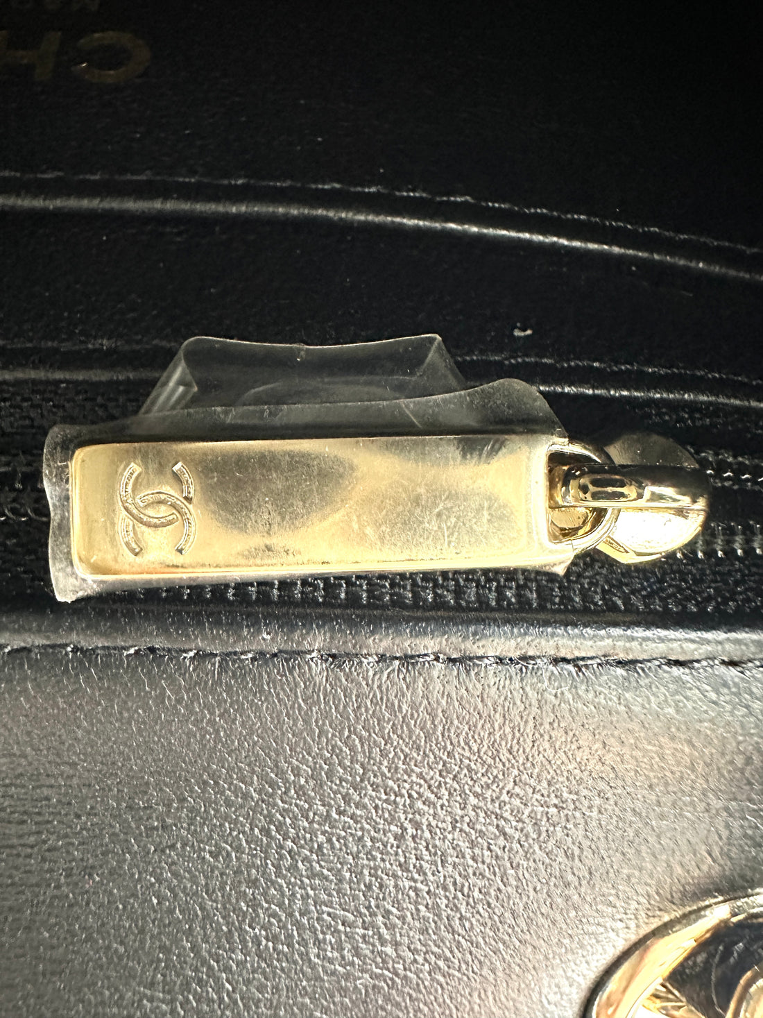 Chanel 23P Black Chocolate Bar Flap Bag With Gold Hardware(N0***71) CC1826