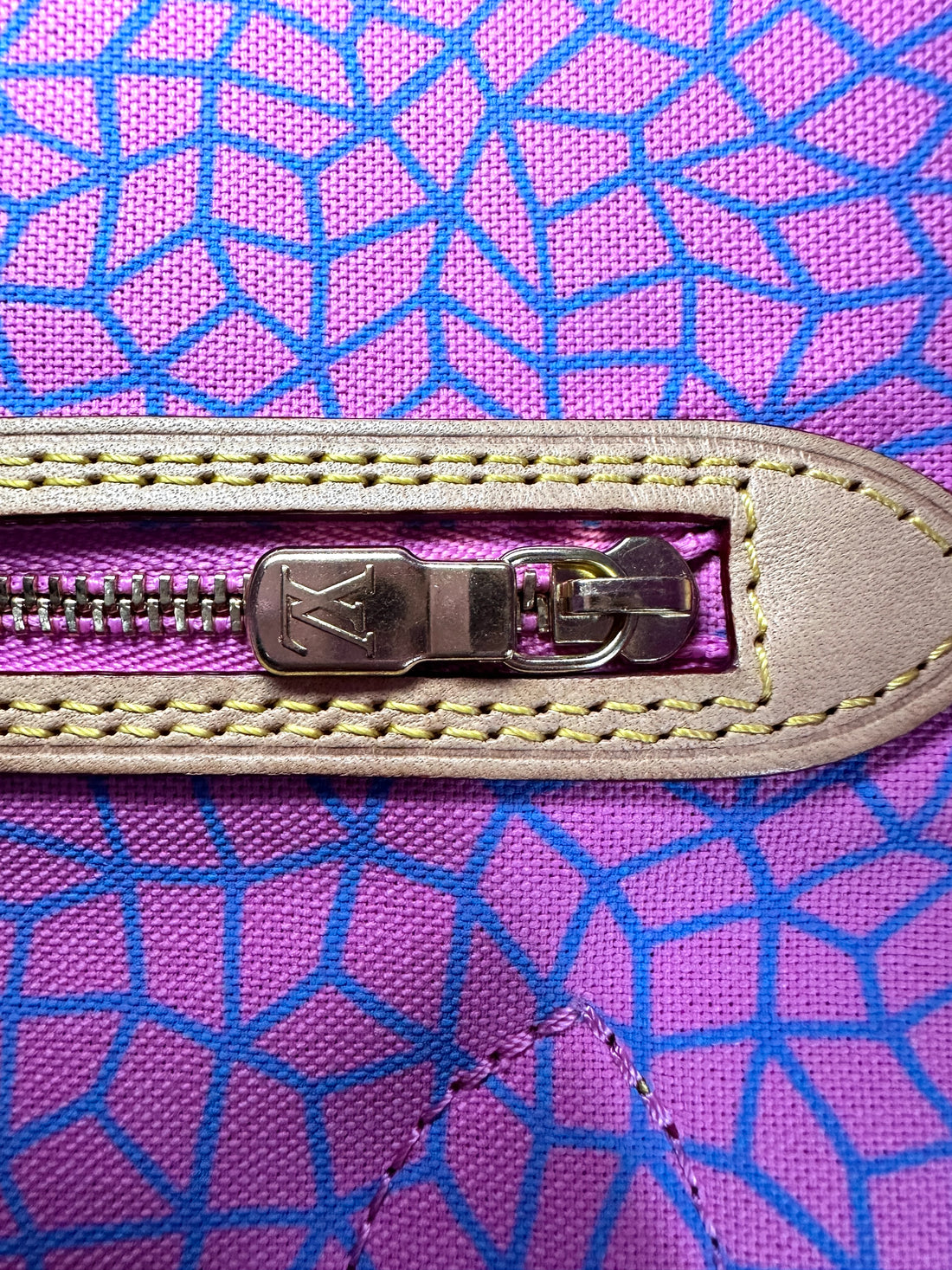 Louis Vuitton x Yayoi Kusama Neverfull Monogram Pumpkin Handle Bag LV2507