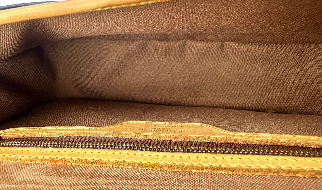 Louis Vuitton Sologne Monogram Canvas Shoulder Bag LV2495