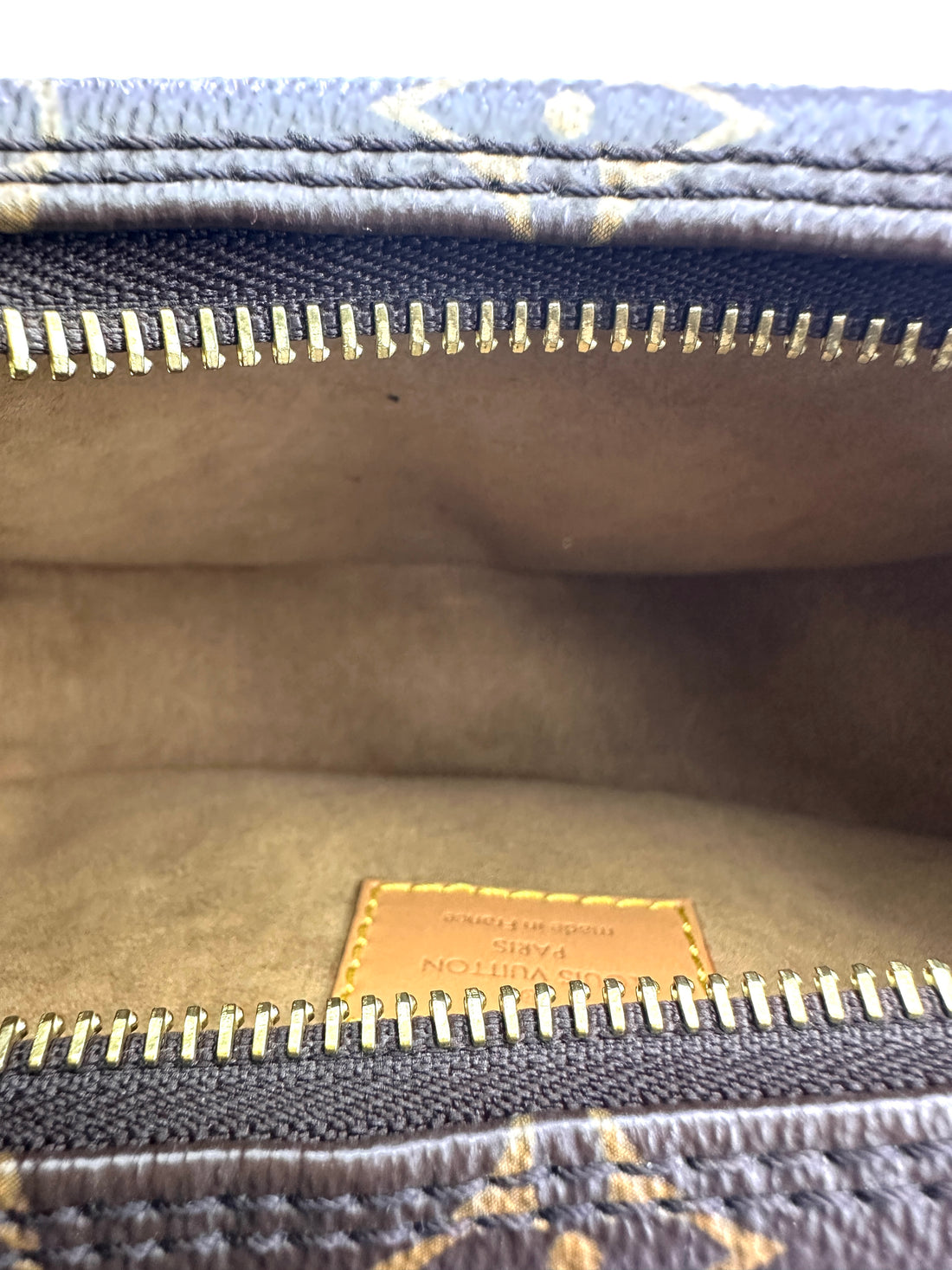Louis Vuitton Loop Monogram Canvas Shoulder Bag LV2509
