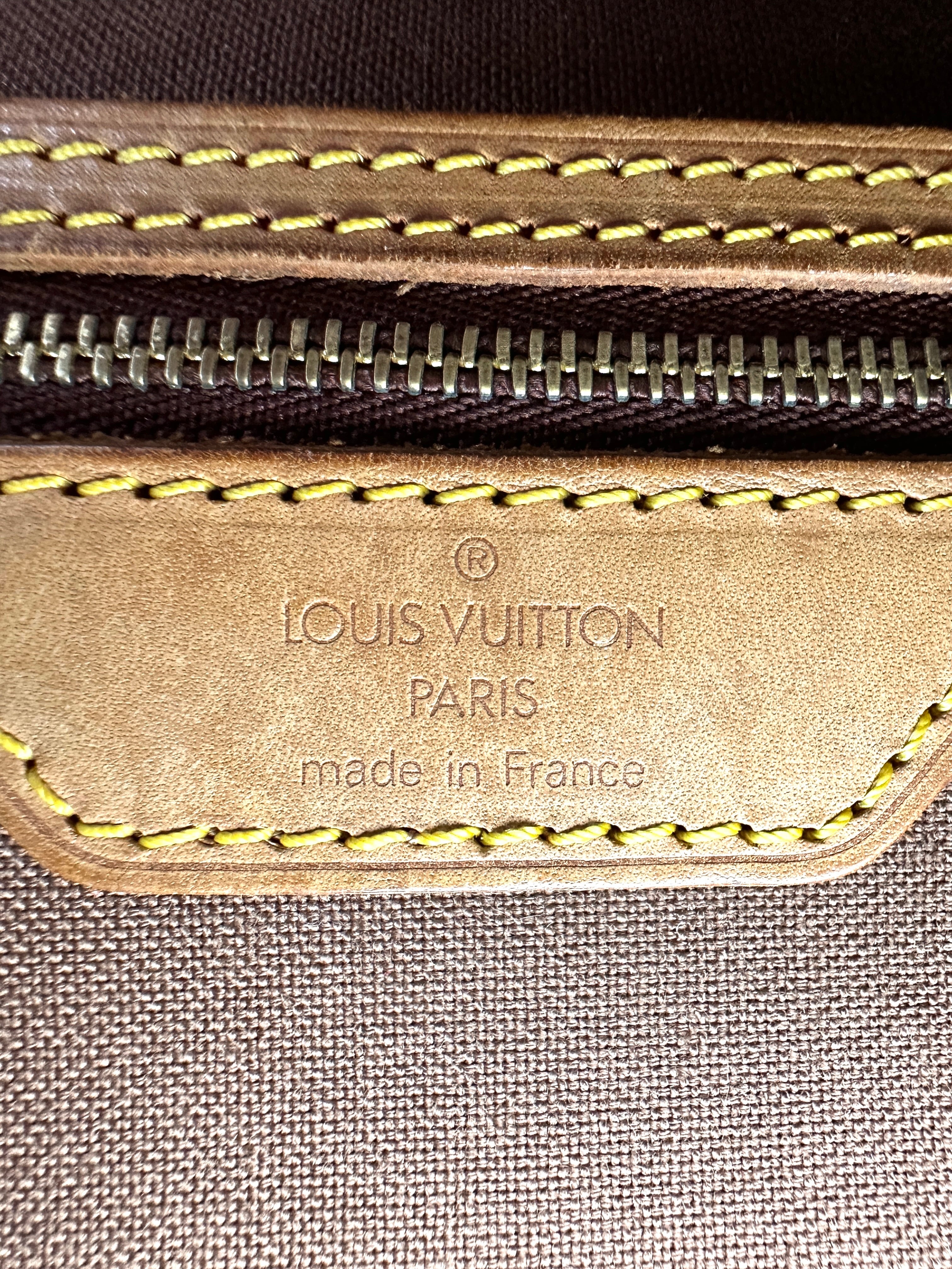 Louis Vuitton Sac Gibeciere Monogram Canvas Shoulder Bag LV2493
