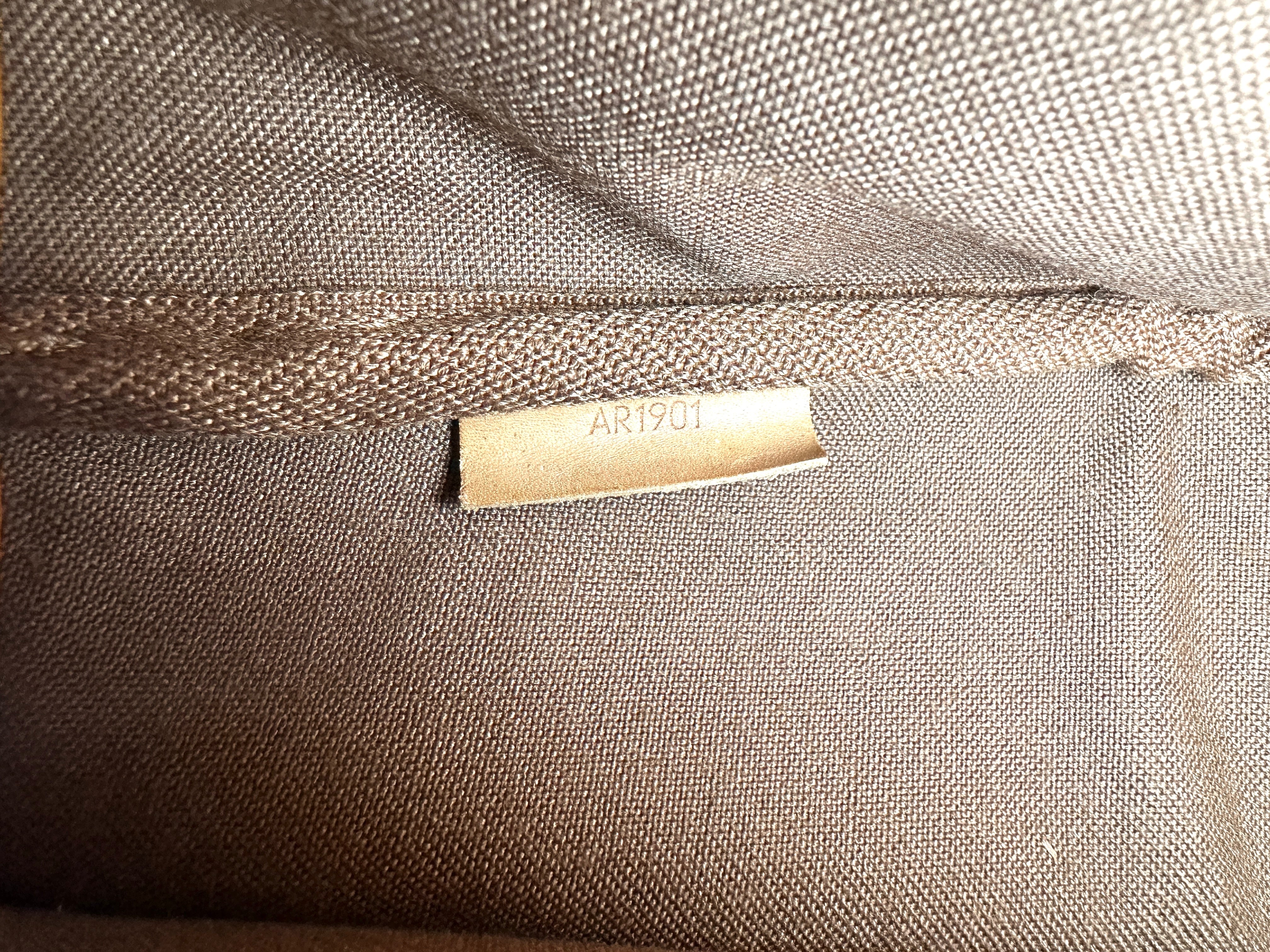 Louis Vuitton Sac Gibeciere Monogram Canvas Shoulder Bag LV2493