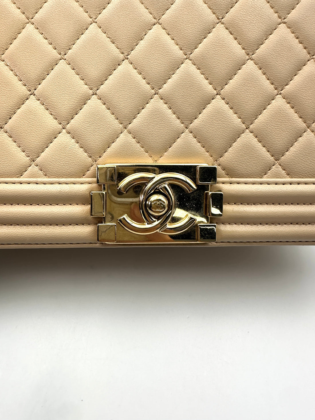 Chanel LeBoy White Quilted Leather Flap Bag With Gold Buckle(24***08) CC1835