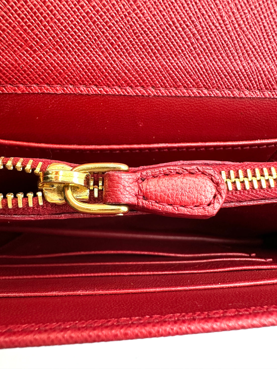 Prada Monochrome Red Saffiano Lux Wallet On Chain PR291