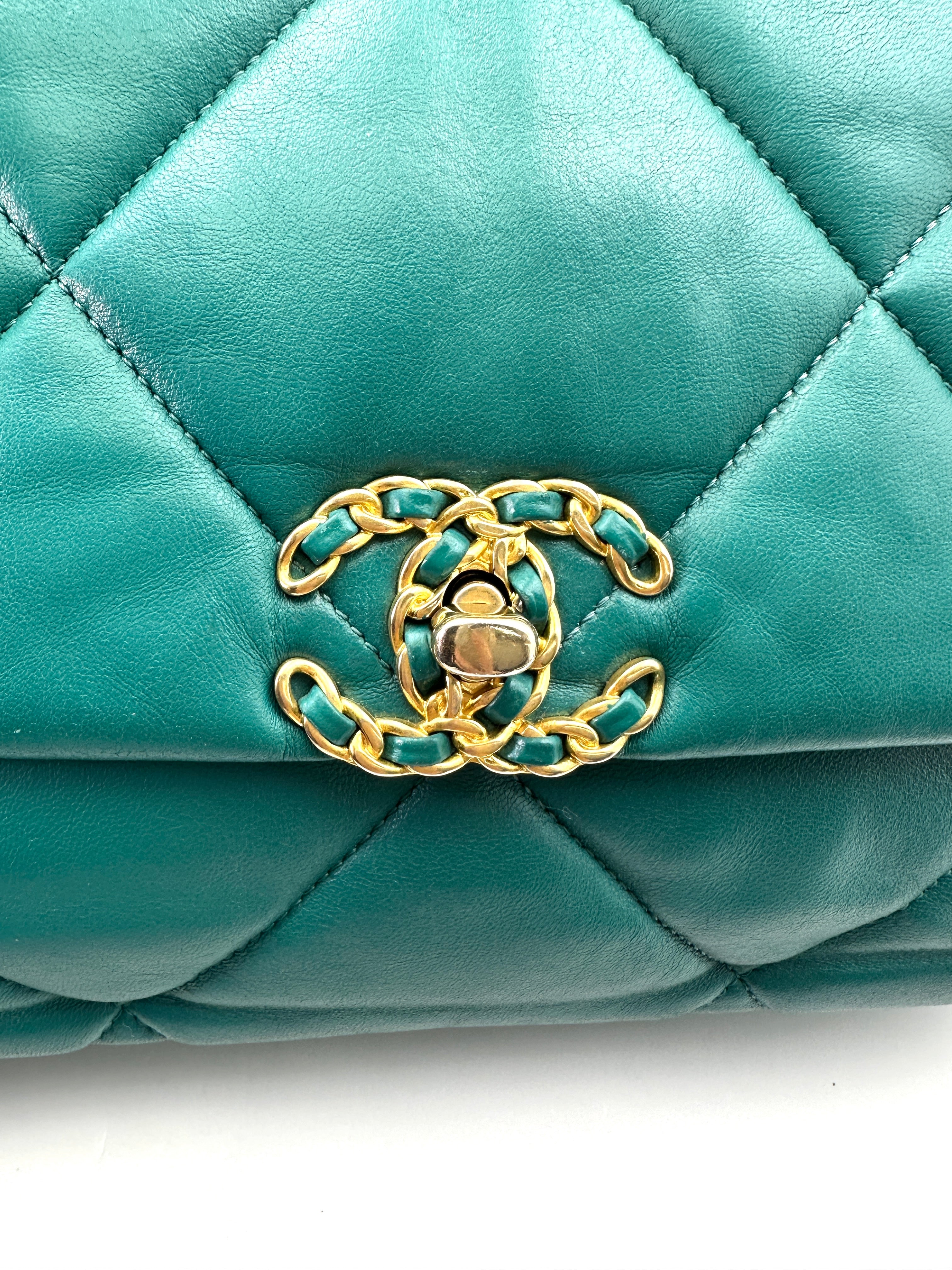 Chanel 19Bag Green Quilted Lambskin Medium Size Flap Bag With Gold Hardware(30***57) CC1833