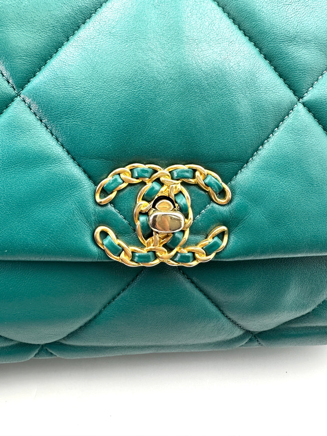 Chanel 19Bag Green Quilted Lambskin Medium Size Flap Bag With Gold Hardware(30***57) CC1833