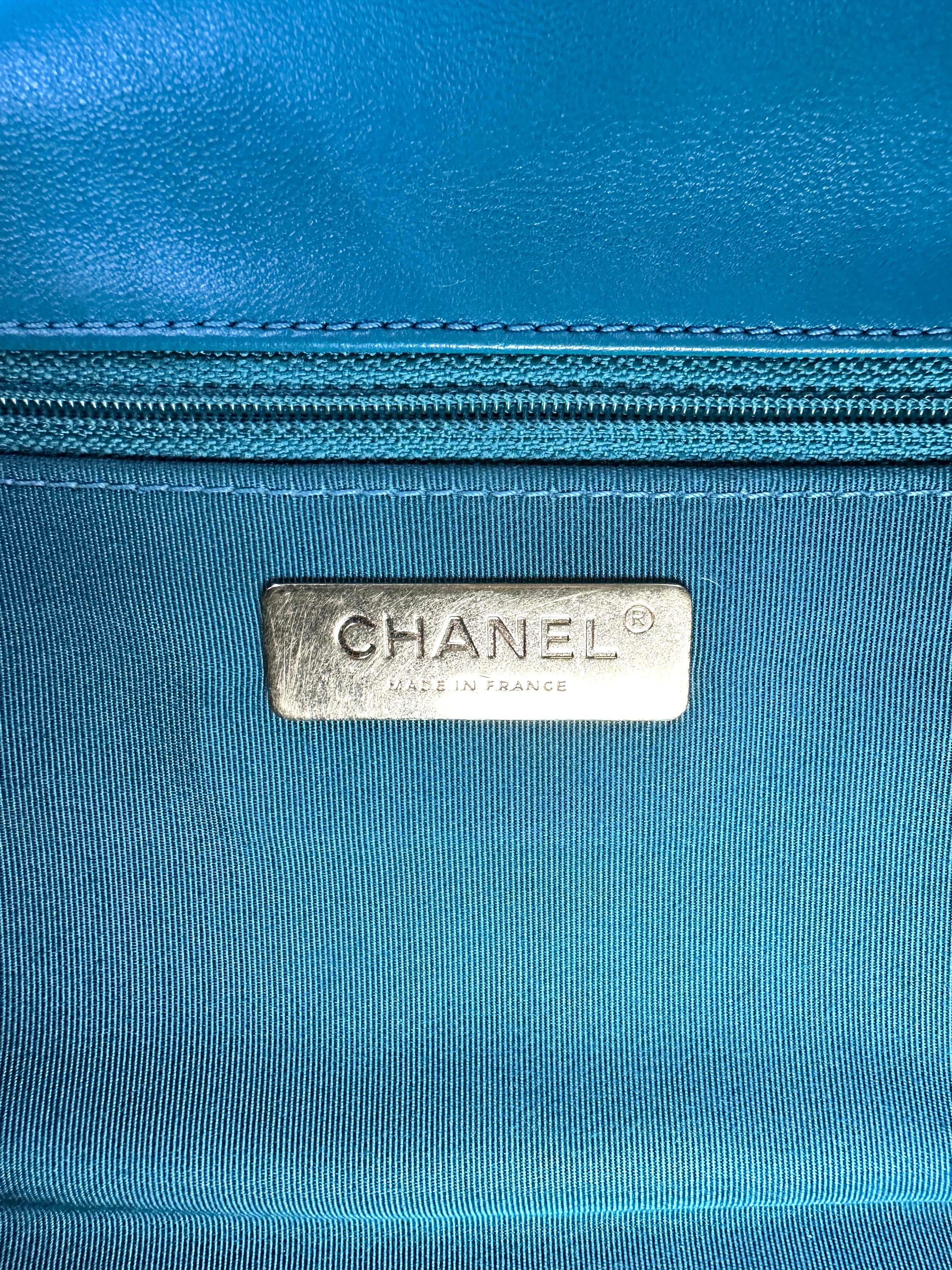 Chanel 19Bag Green Quilted Lambskin Medium Size Flap Bag With Gold Hardware(30***57) CC1833