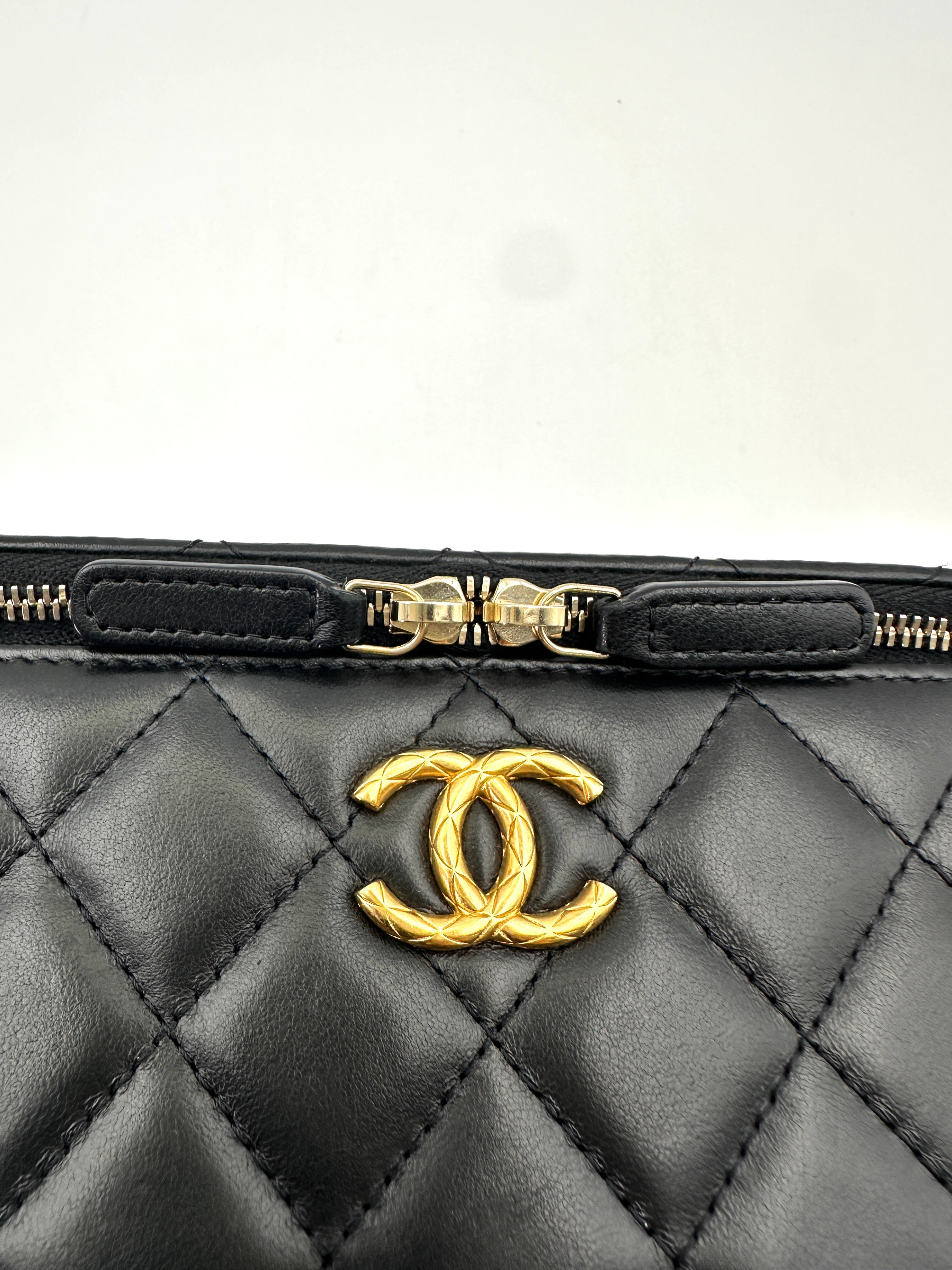 Chanel Black Quilted Leather Vanity Case With Gold Hardware(JT***N1) CC1840
