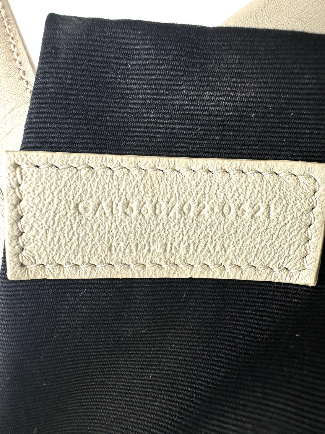 Saint Laurent Manhattan White Leather Handle Bag With Gold Hardware SL193