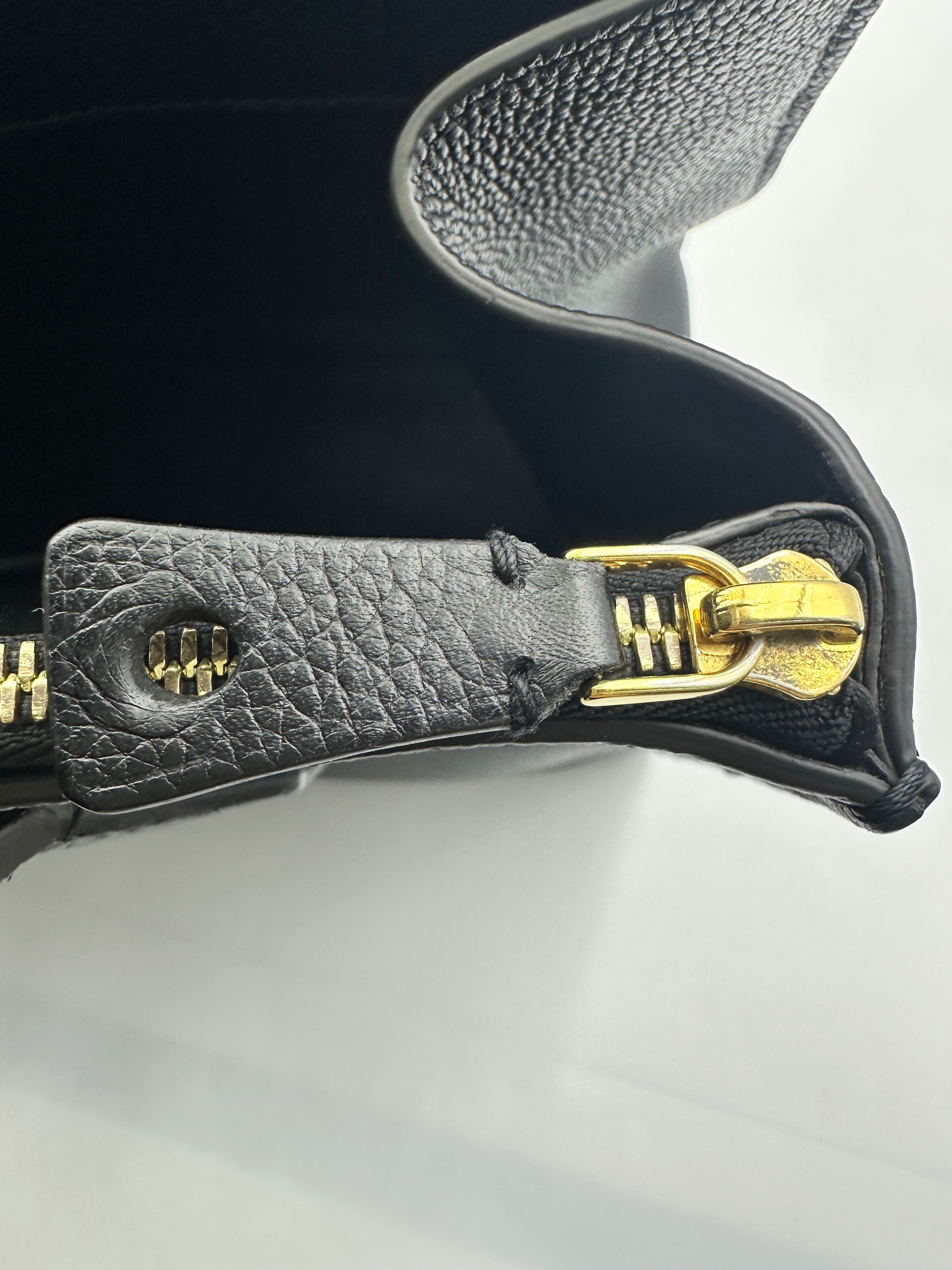 Louis Vuitton City Steamer PM Black Grained Leather Handle Bag LV2529