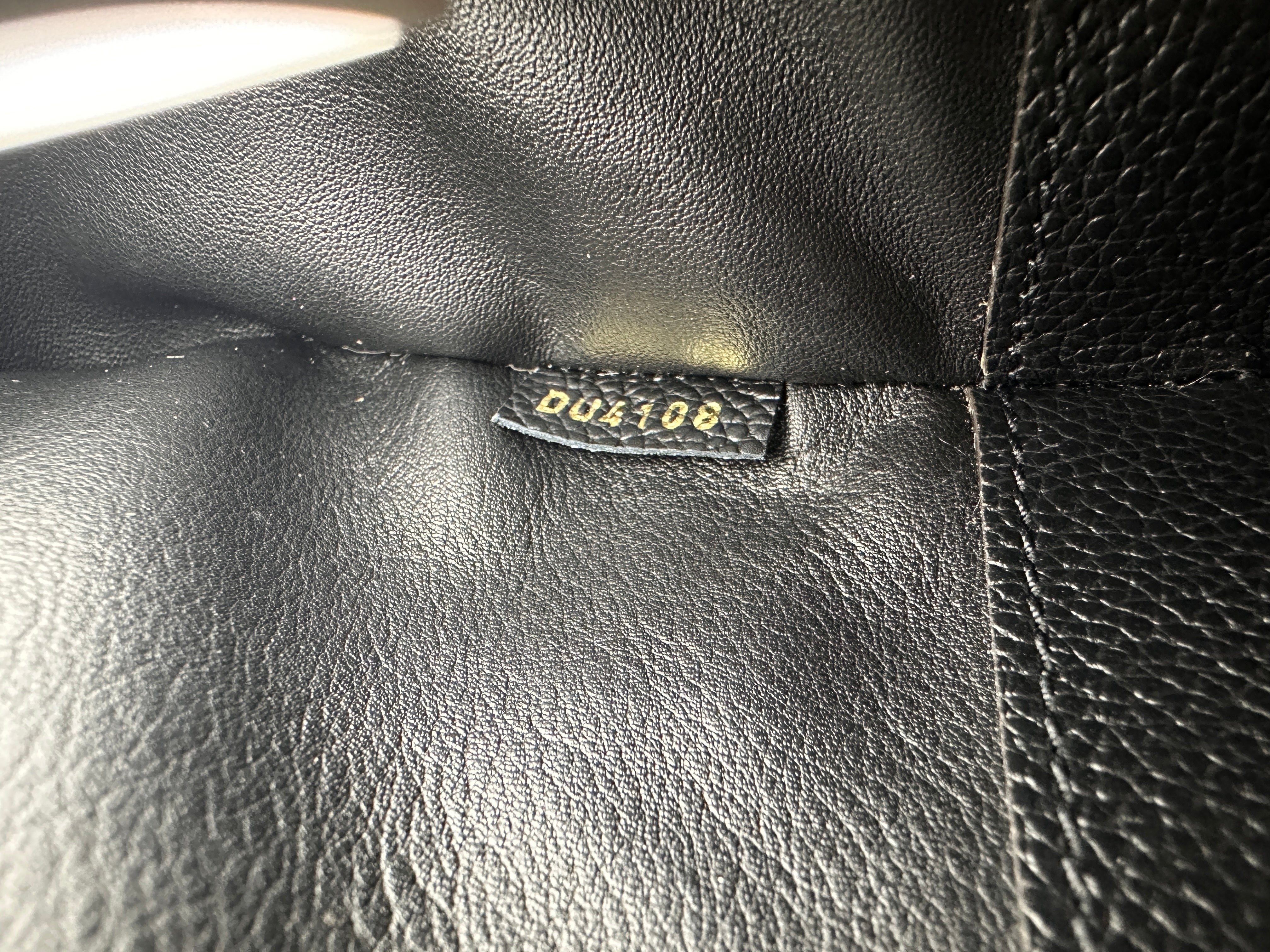 Louis Vuitton City Steamer Black Grained Leather Handle Bag LV2530