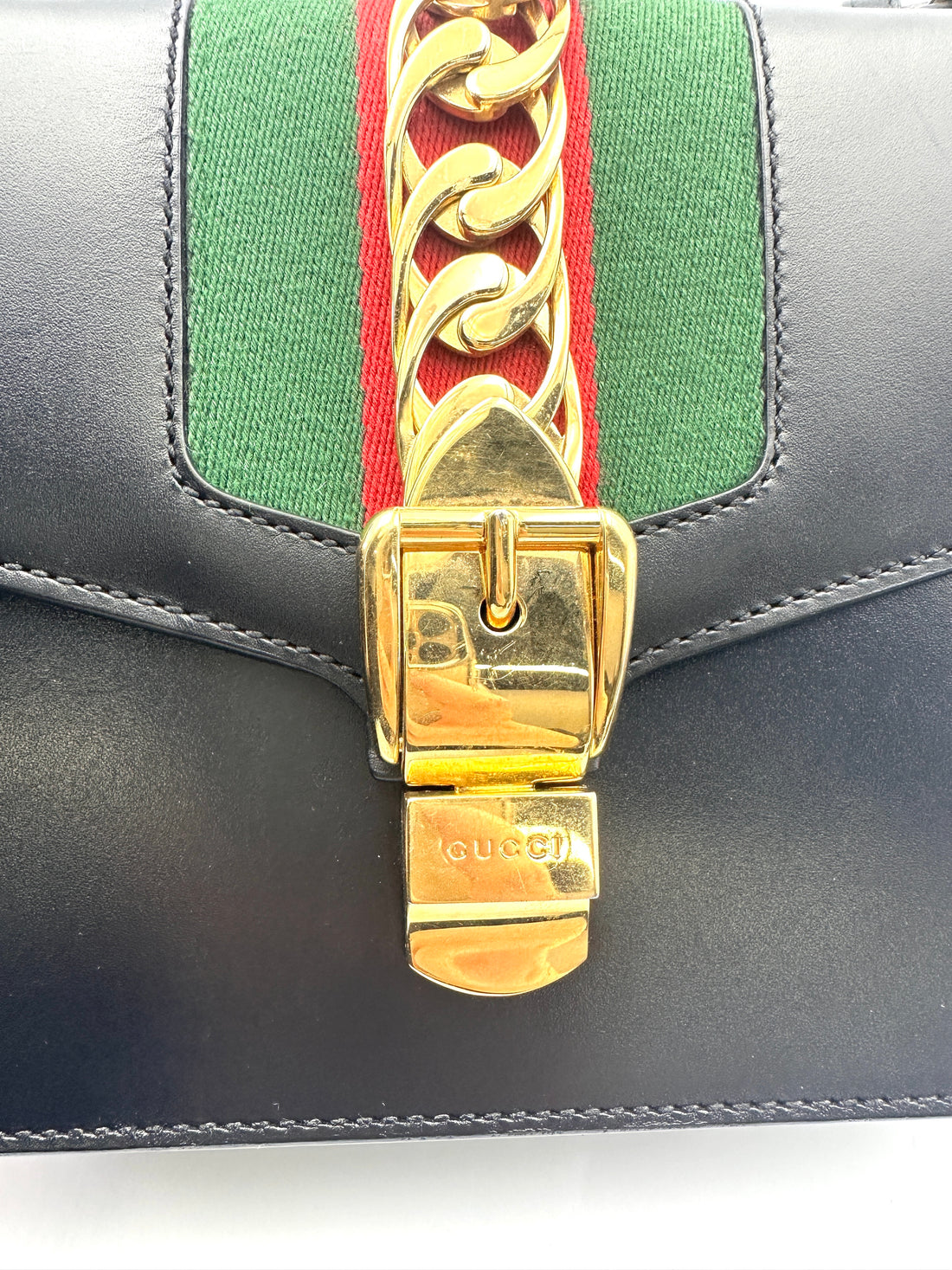 Gucci Sylvie Black Leather Handle Bag GG877