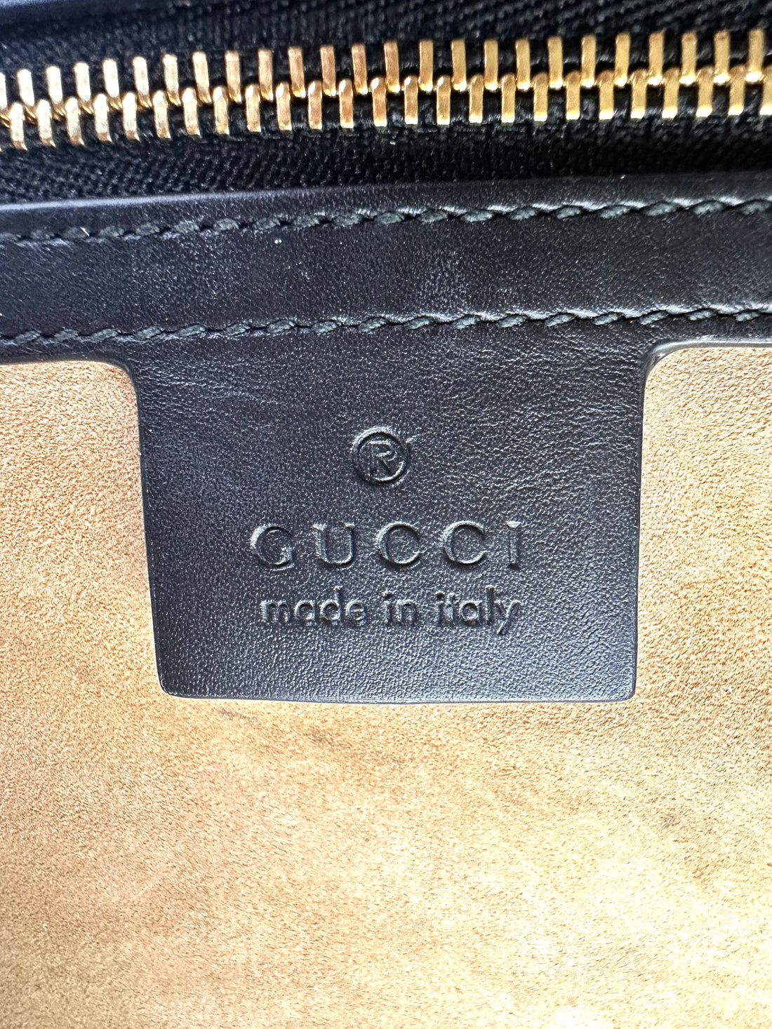 Gucci Sylvie Black Leather Handle Bag GG877