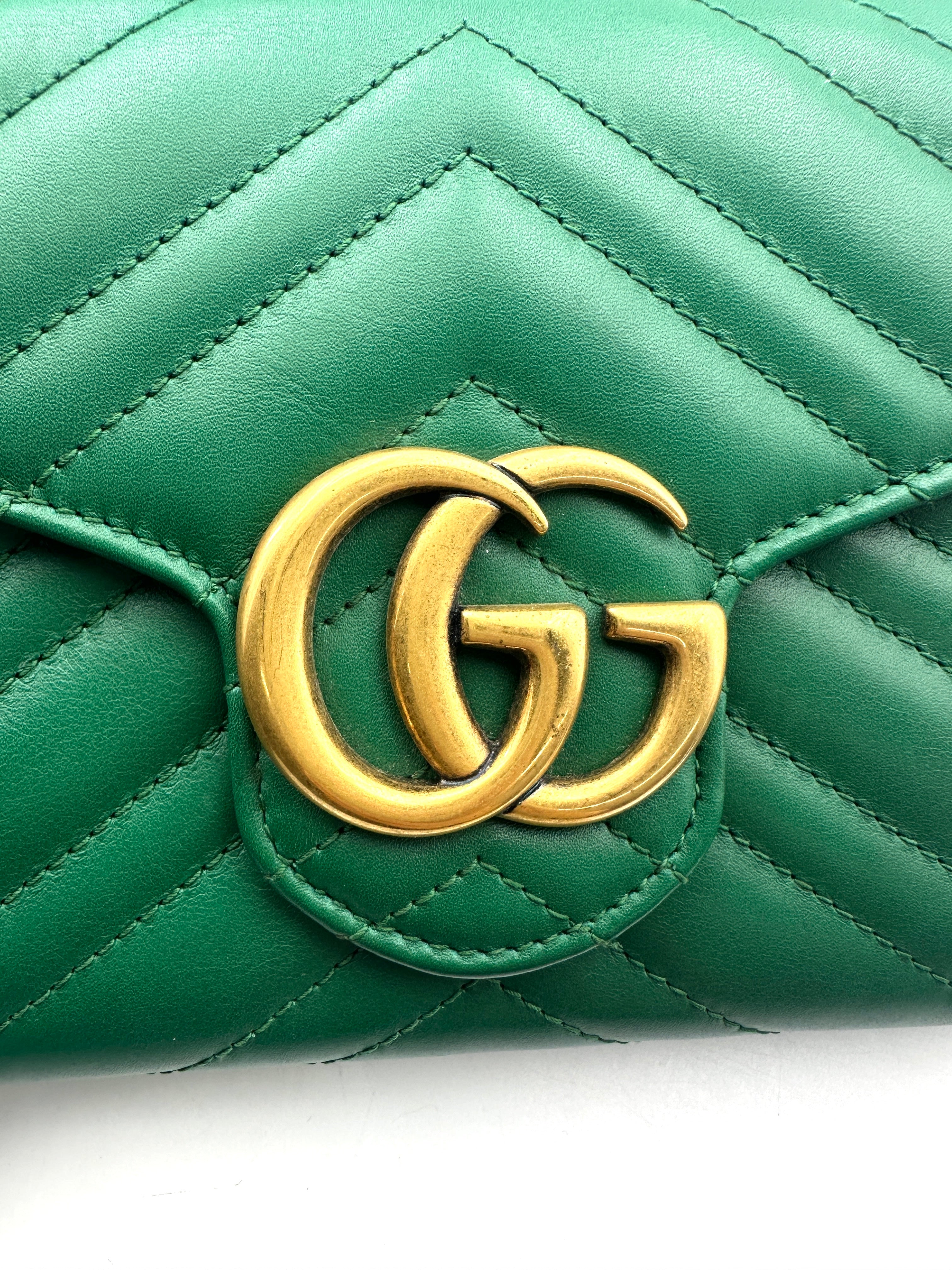 Gucci GG Marmont Green Chevron Quilted Leather Wallet On Chain GG890
