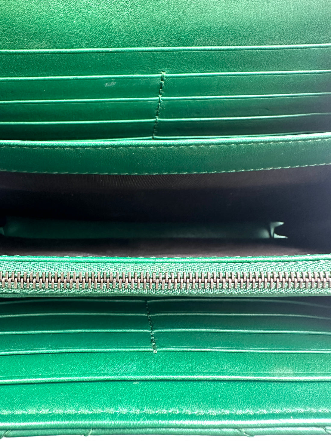 Gucci GG Marmont Green Chevron Quilted Leather Wallet On Chain GG890