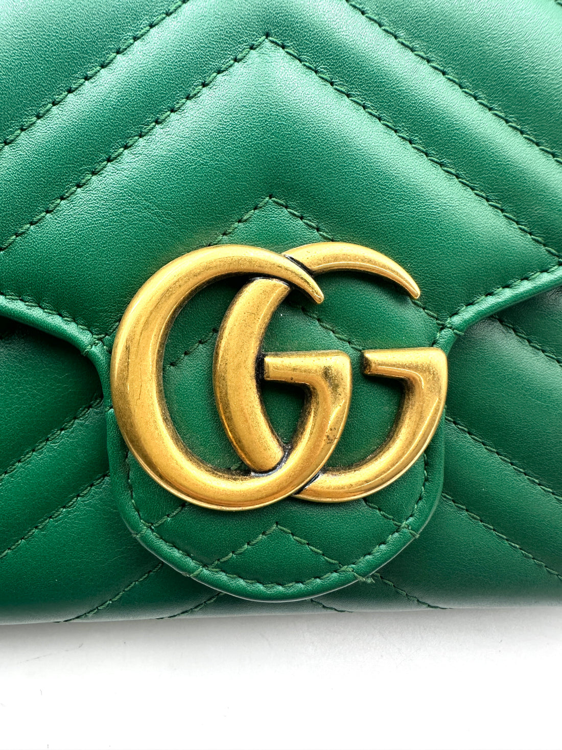 Gucci GG Marmont Green Chevron Quilted Leather Wallet On Chain GG890