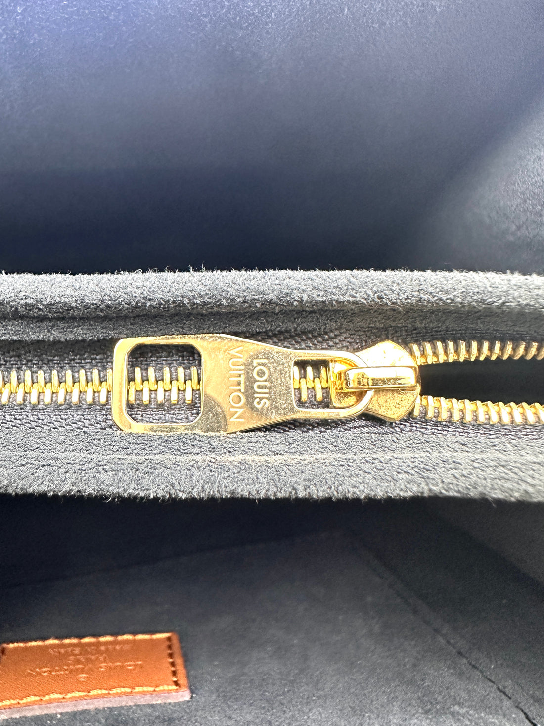 Louis Vuitton Dauphine MM Monogram Reverse Canvas Shoulder Bag LV2527