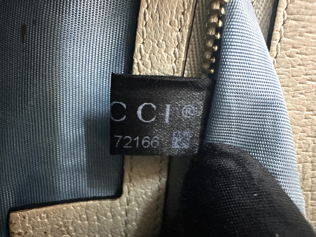 Gucci Sylvie Bee Star White Leather Shoulder Bag GG882