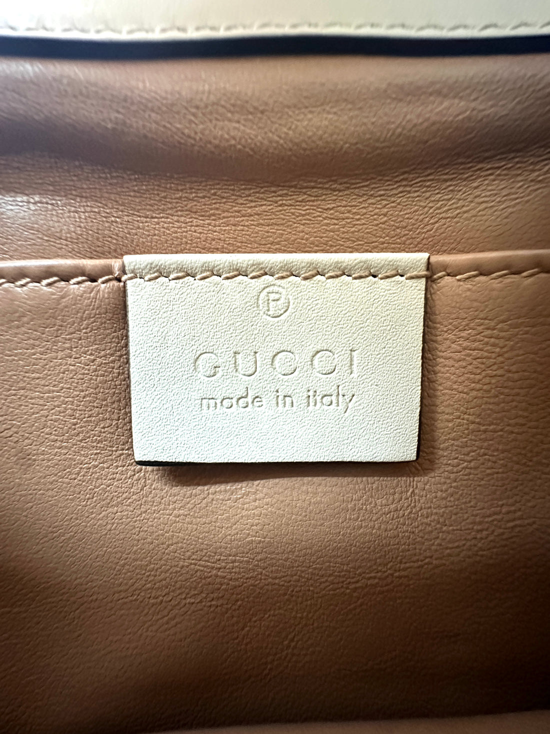Gucci Queen Margaret Broadway Bee White Leather Pearl Studded Shoulder Bag GG886