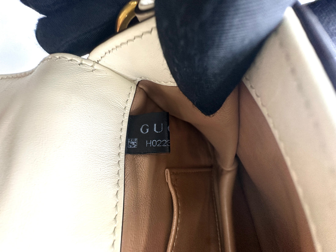 Gucci Queen Margaret Broadway Bee White Leather Pearl Studded Shoulder Bag GG886
