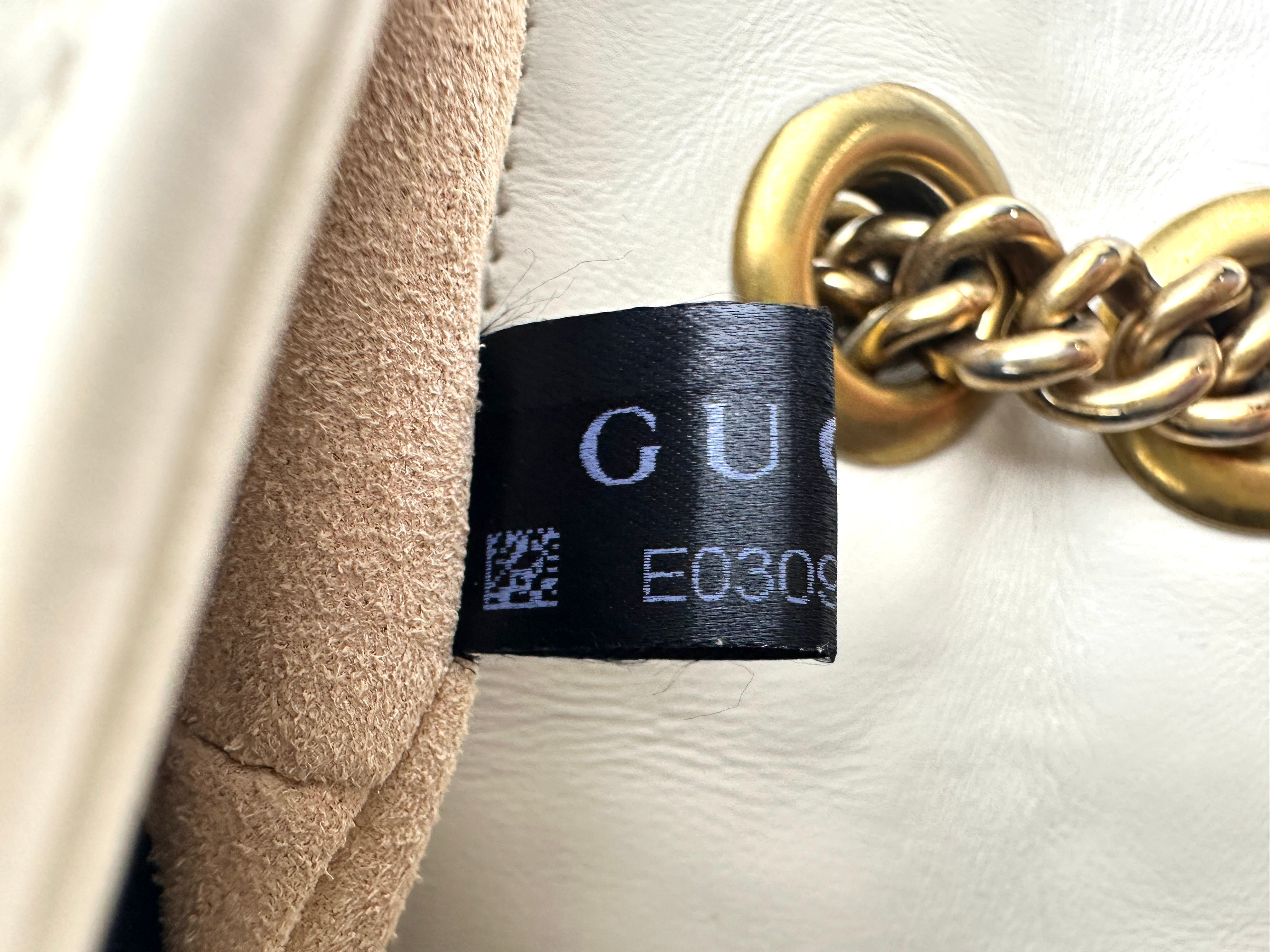Gucci GG Marmont White Chevron Quilted Leather Wallet On Chain GG889