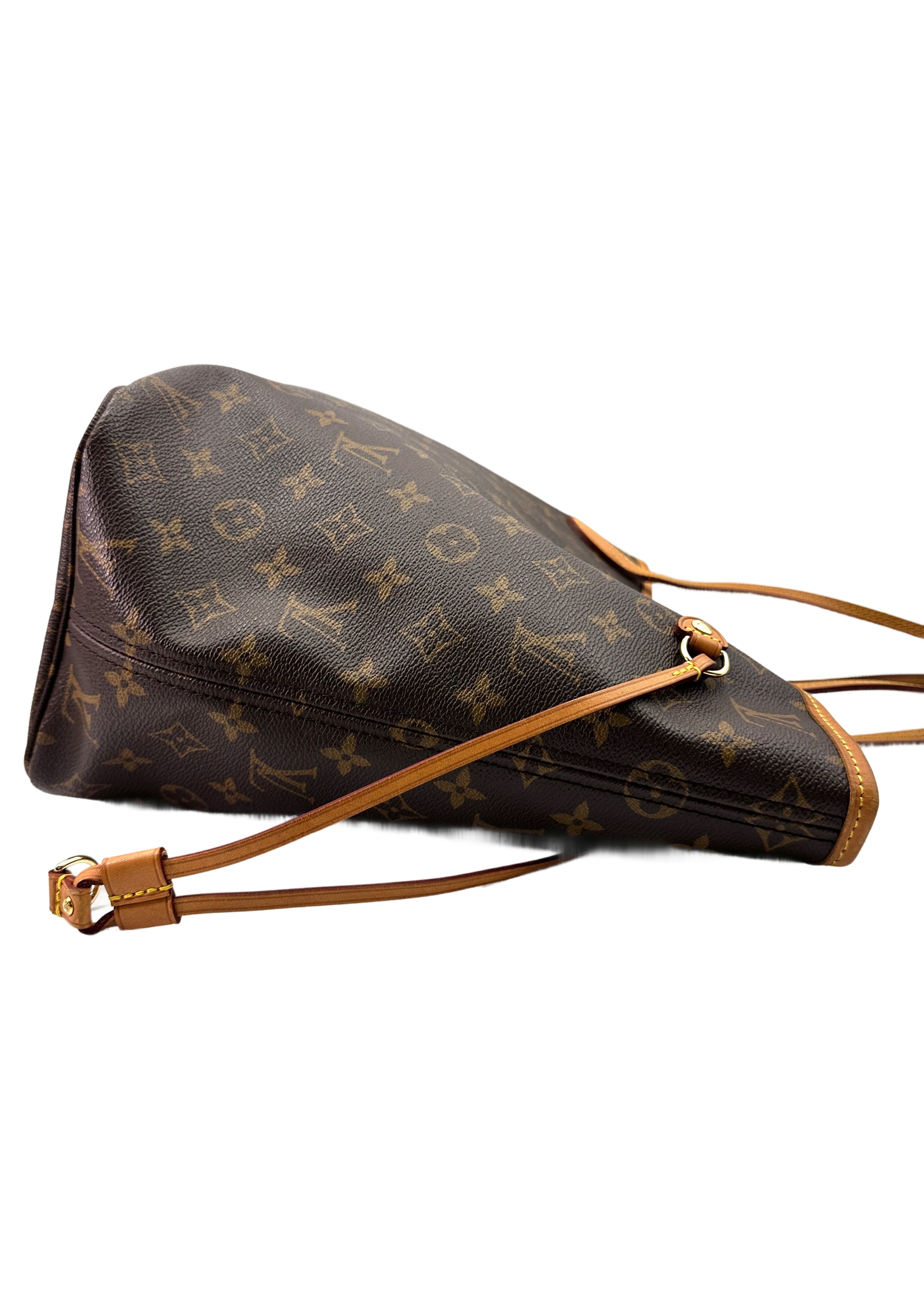 Louis Vuitton Neverfull MM Monogram Canvas Shoulder Bag LV2532