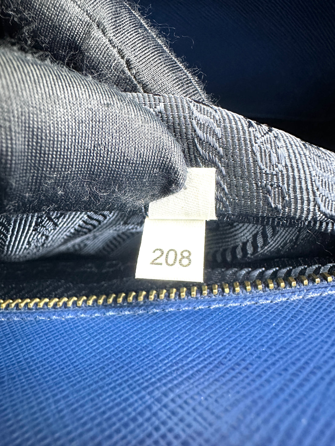 Prada Galleria Navy Saffiano Leather Handle Bag PR290