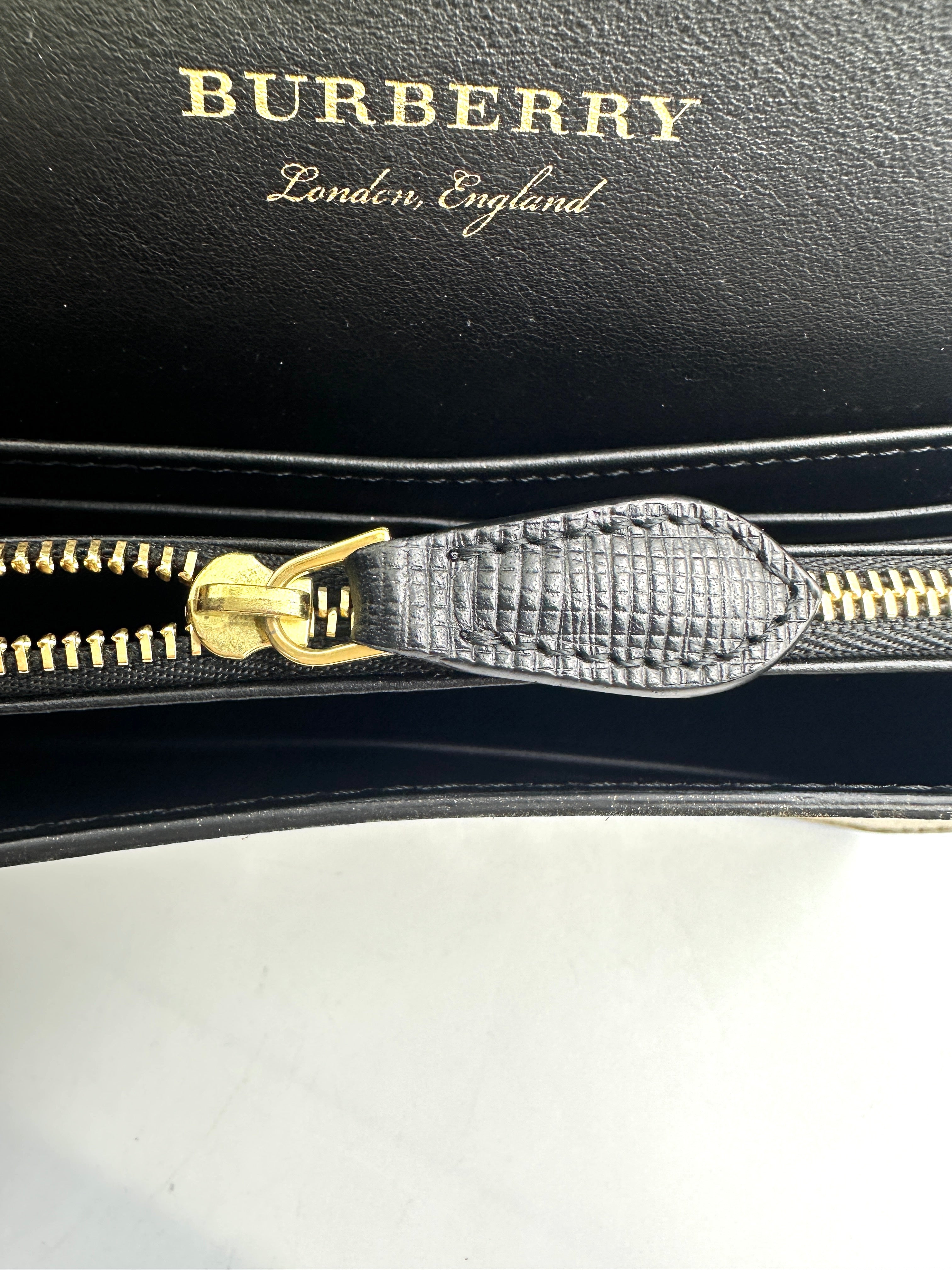 Burberry The Buckle House Check Flap Bag BR47