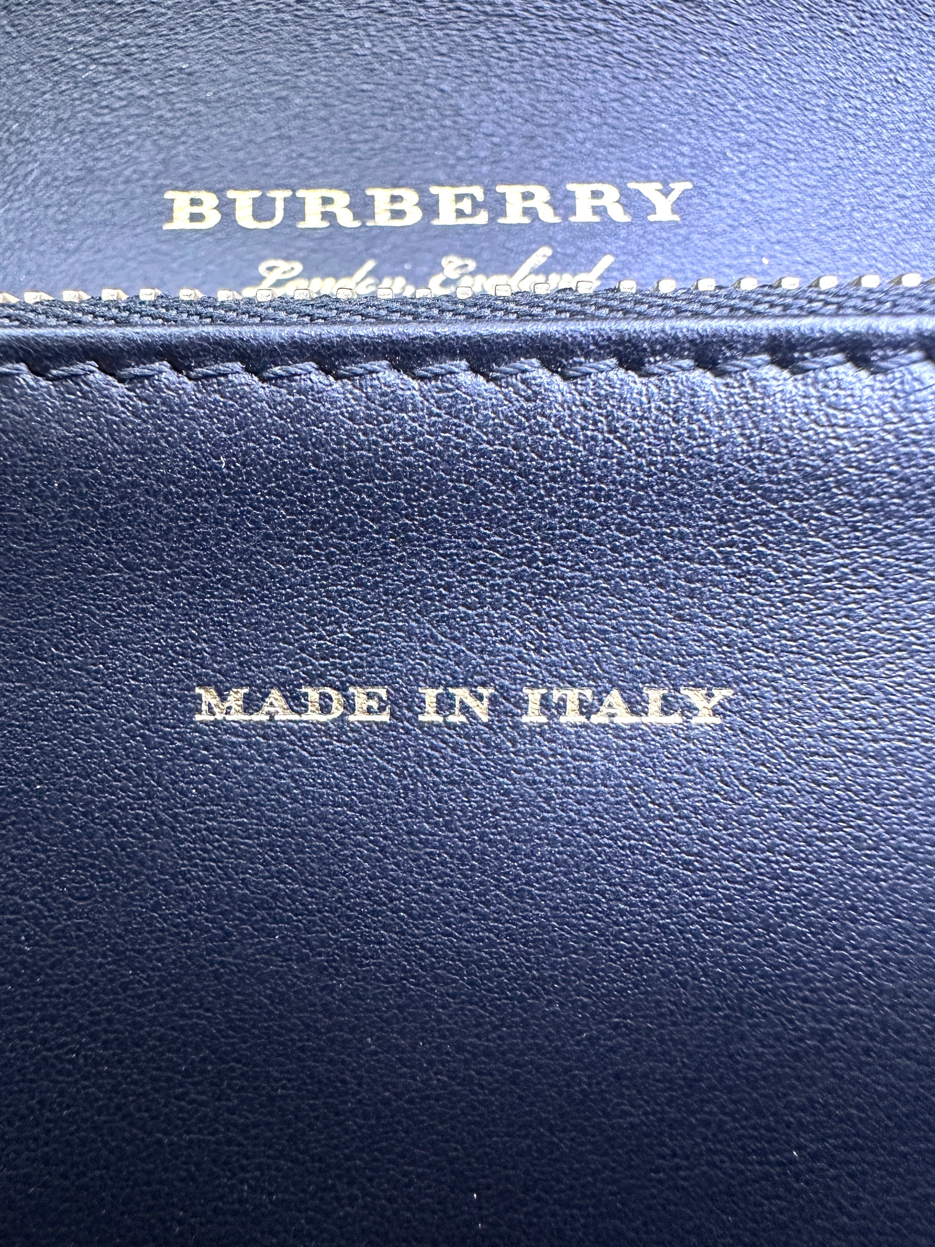 Burberry The Buckle House Check Flap Bag BR47