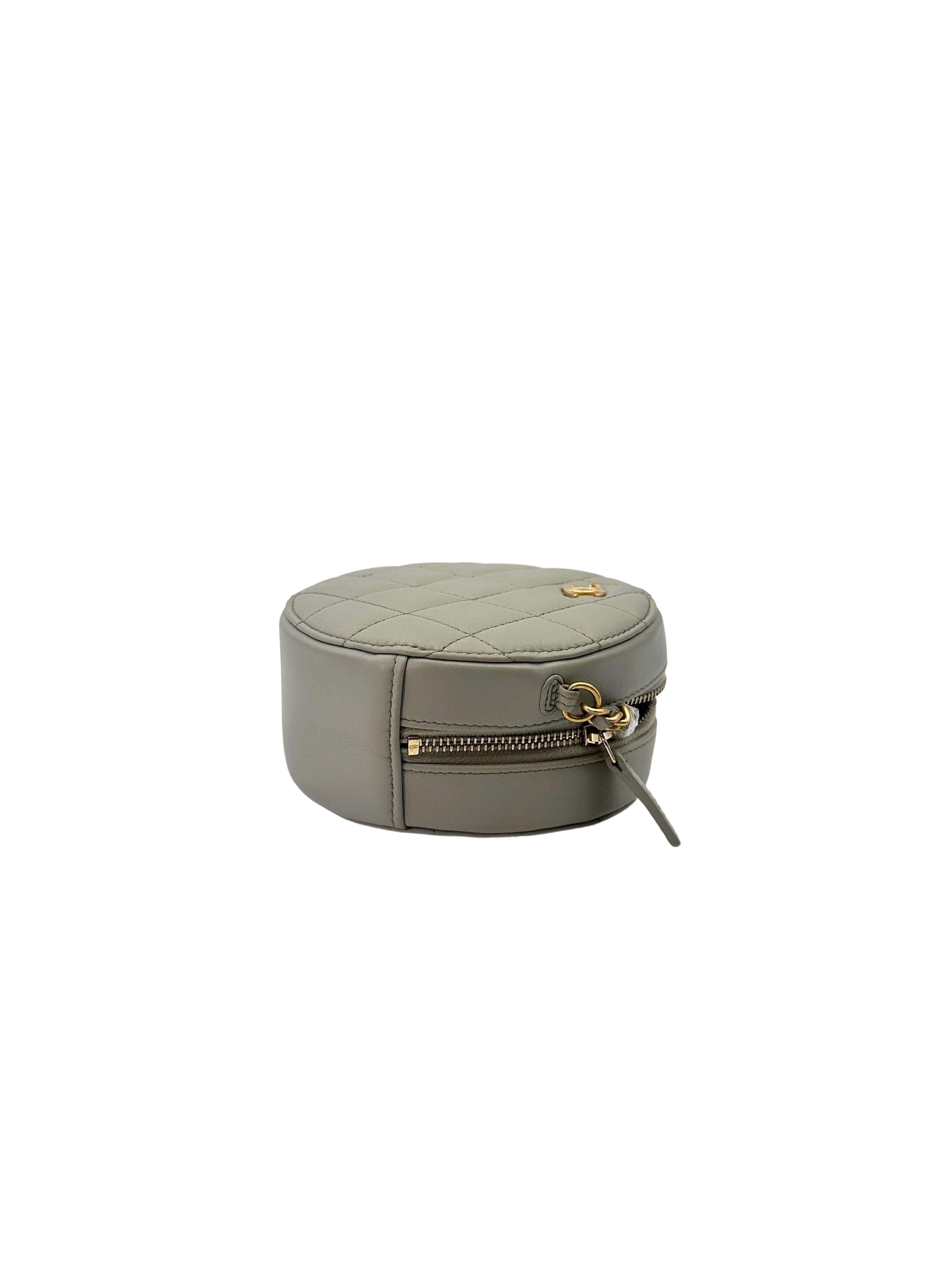 Chanel Grey Quilted Leather Pearl Crush Round Clutch(31***04) CC1844