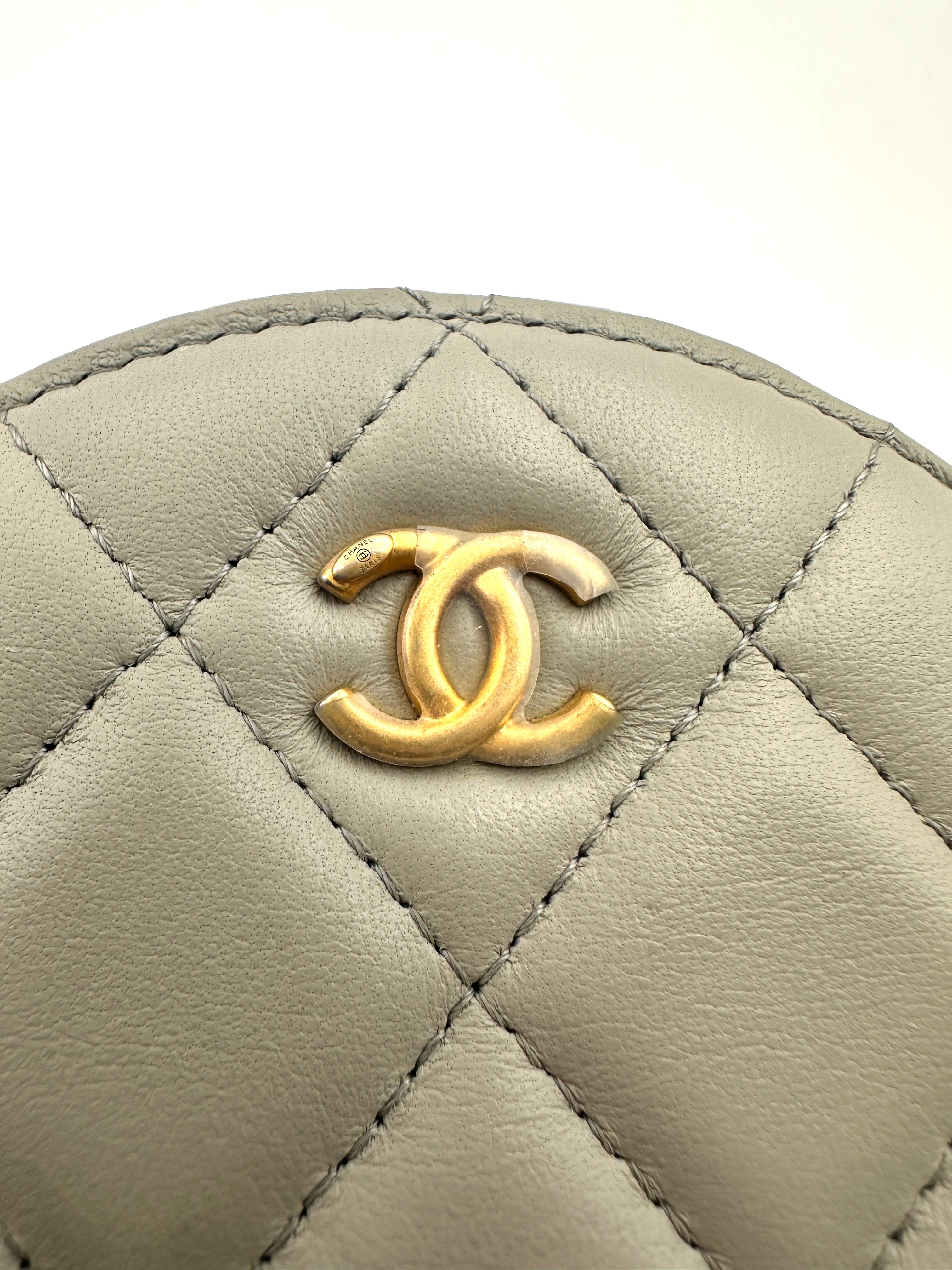 Chanel Grey Quilted Leather Pearl Crush Round Clutch(31***04) CC1844
