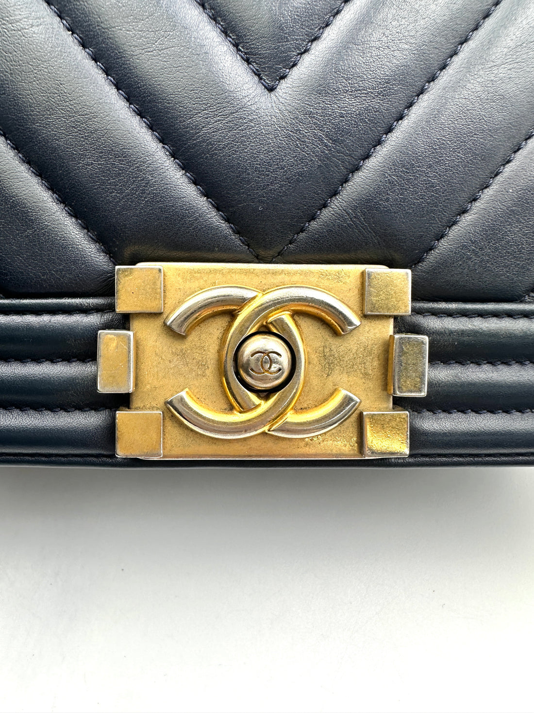 Chanel LeBoy Black Chevron Quilted Leather Flap Bag With Gold Buckle(25***16) CC1845