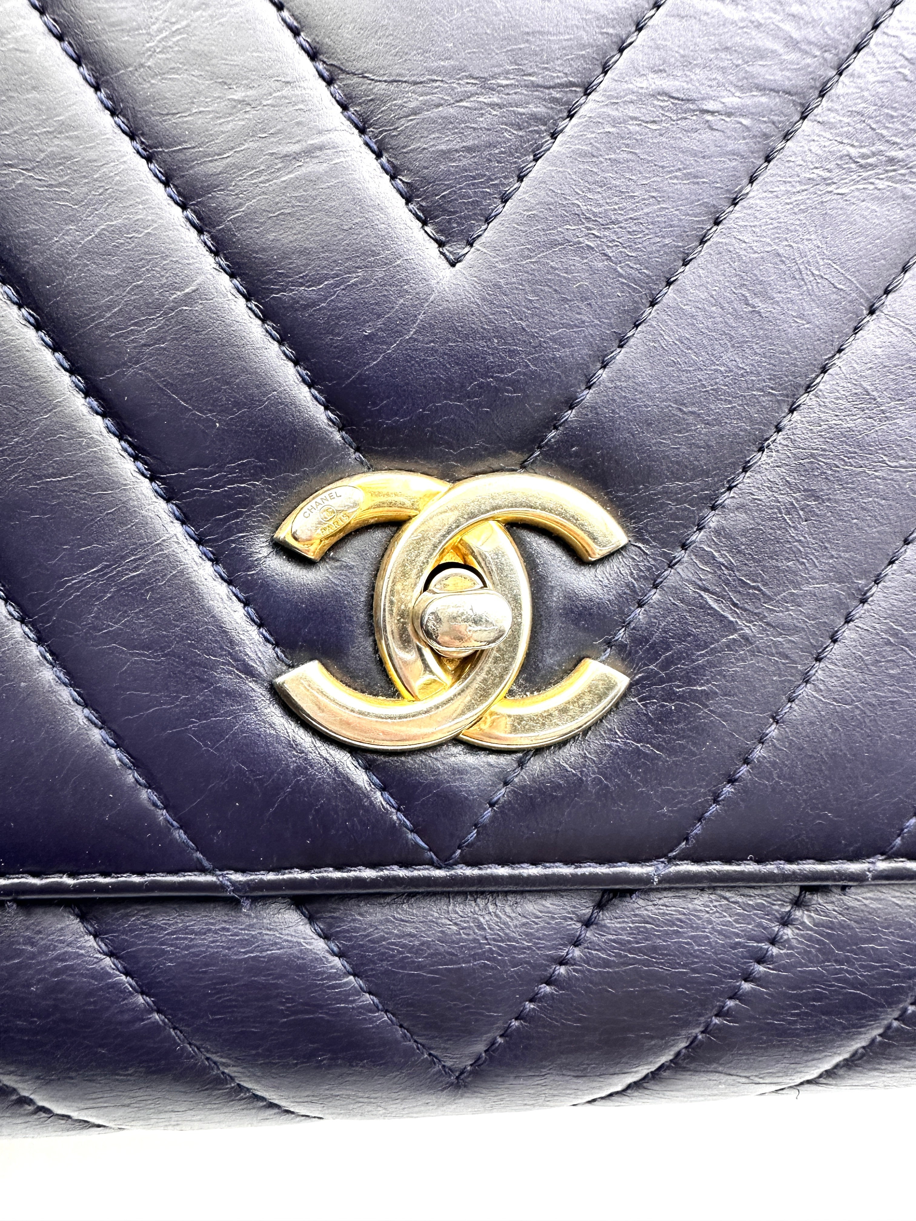 Chanel CoCo Handle Black Chevron Quilted Leather Handle Bag With Gold Buckle(24***32) CC1846