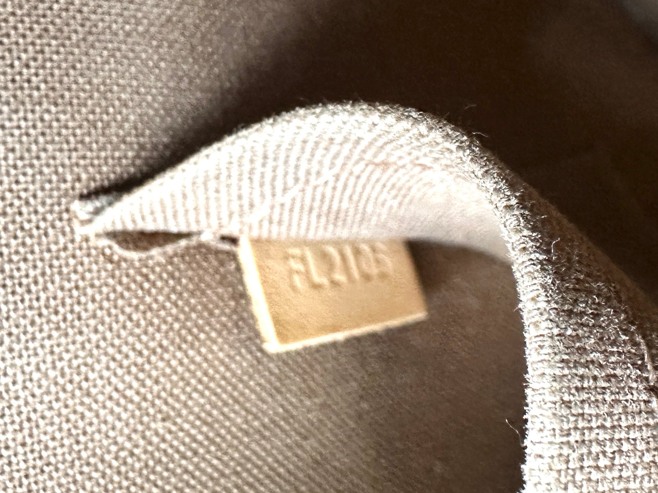 Louis Vuitton Alma Monogram Canvas Handle Bag LV2537