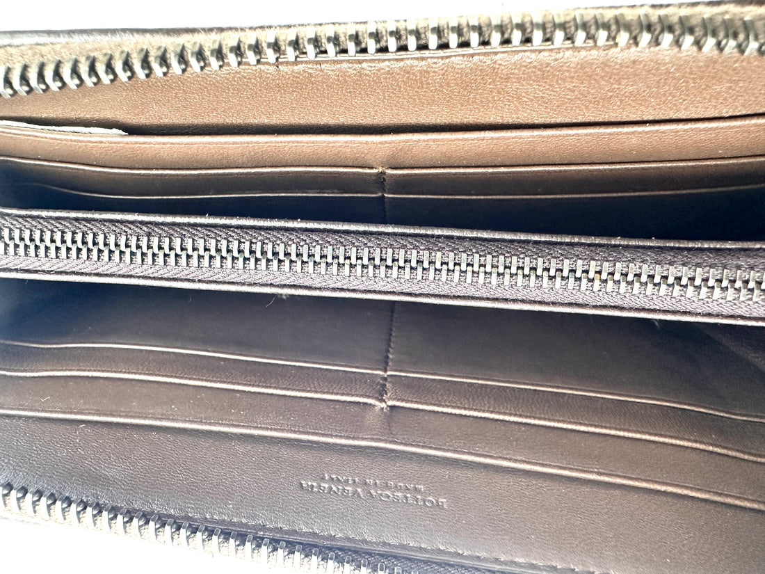Bottega Veneta Brown Intrecciato Long Wallet BV127