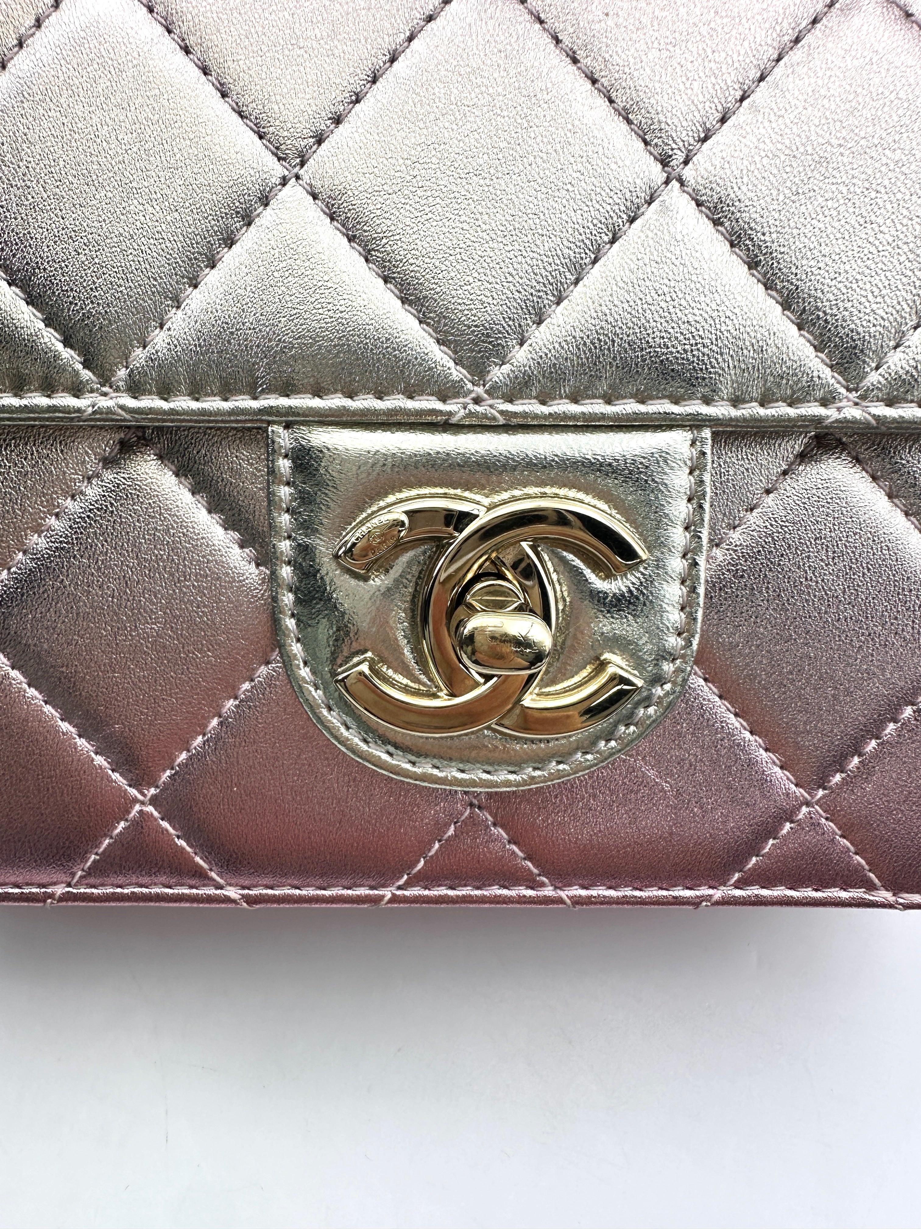 Chanel 22C Classic Flap Iridescent Pink Quilted Leather Shoulder Bag(U2***GE) IRIS197