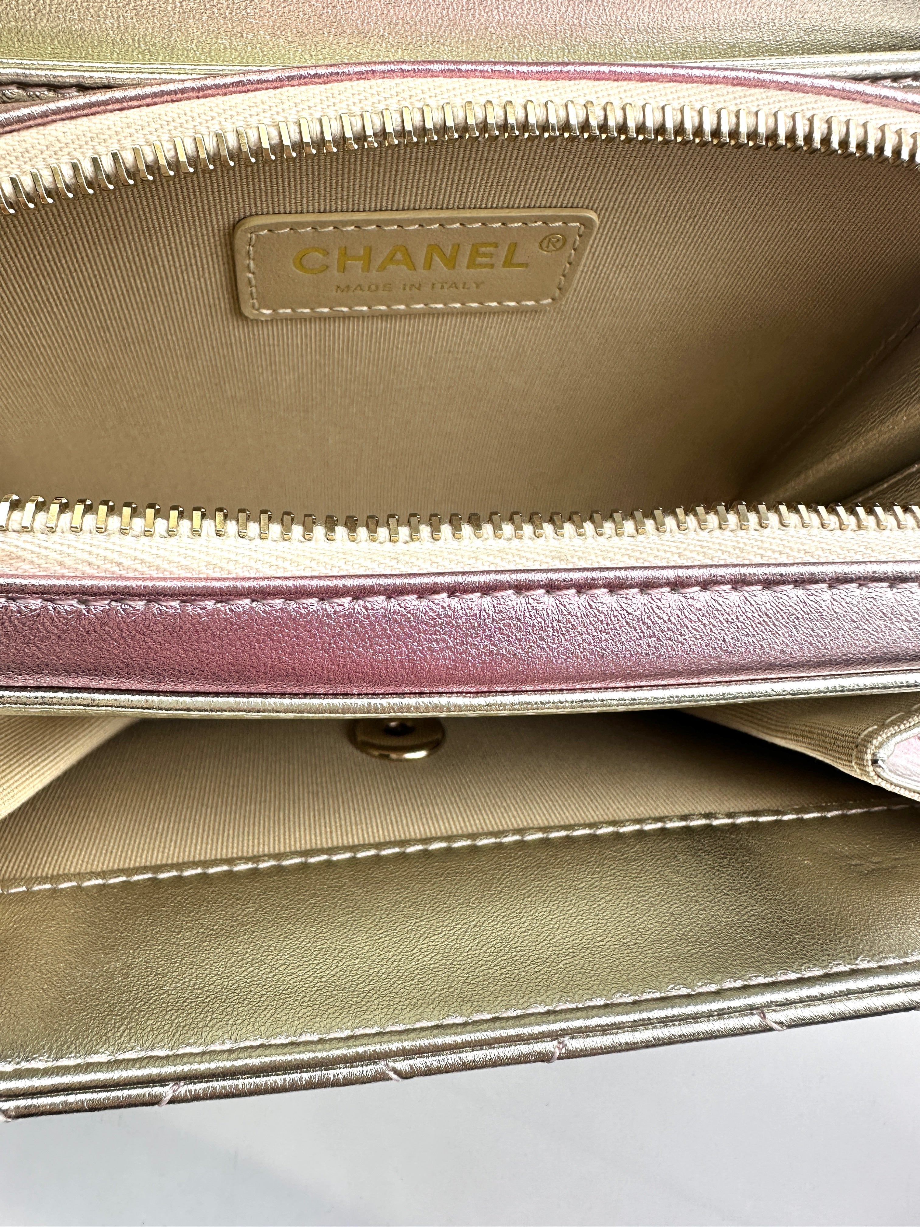 Chanel 22C Classic Flap Iridescent Pink Quilted Leather Shoulder Bag(U2***GE) IRIS197