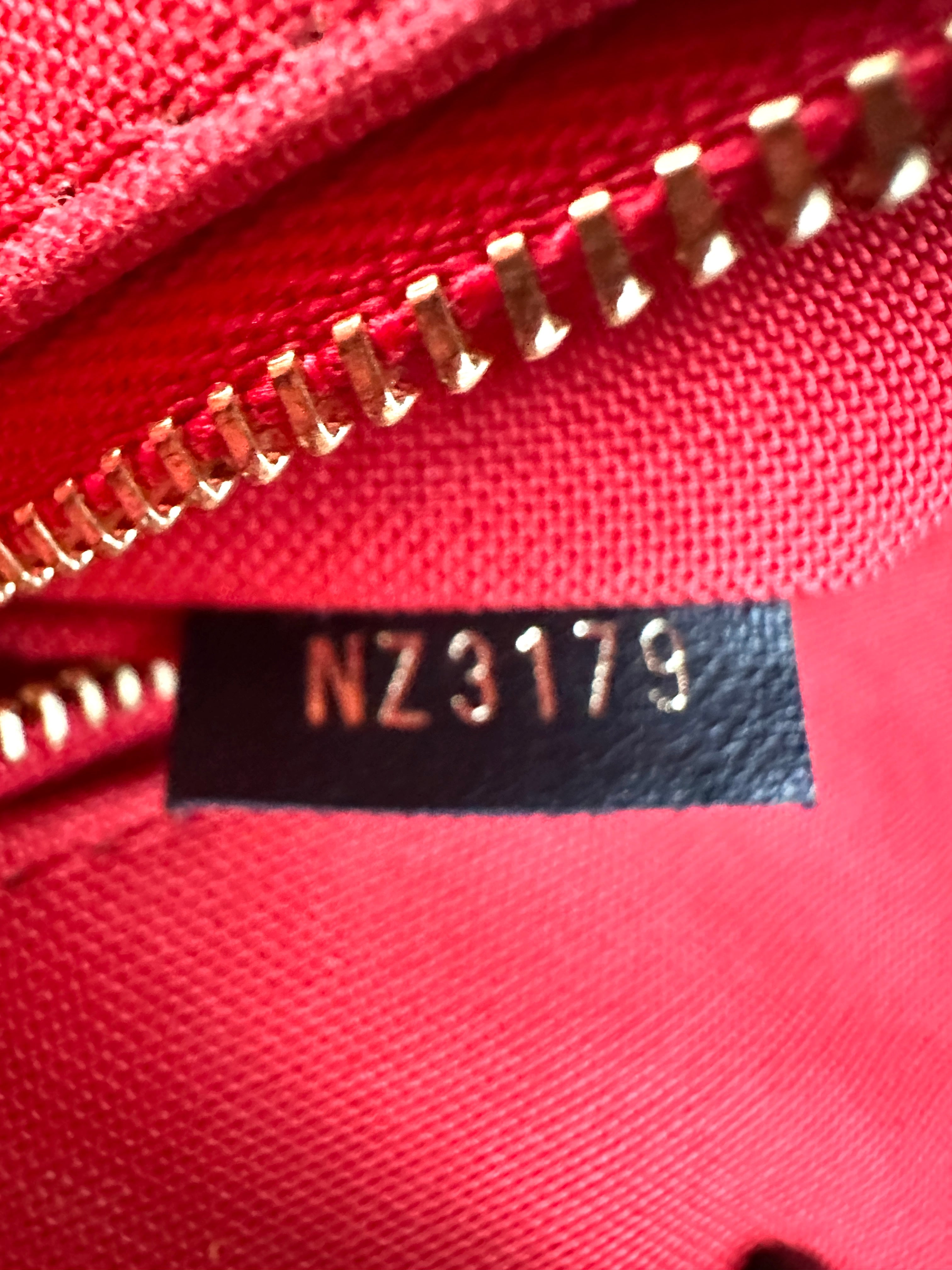 Louis Vuitton OnTheGo GM Brown Monogram Canvas Tote Handle Bag LV2551