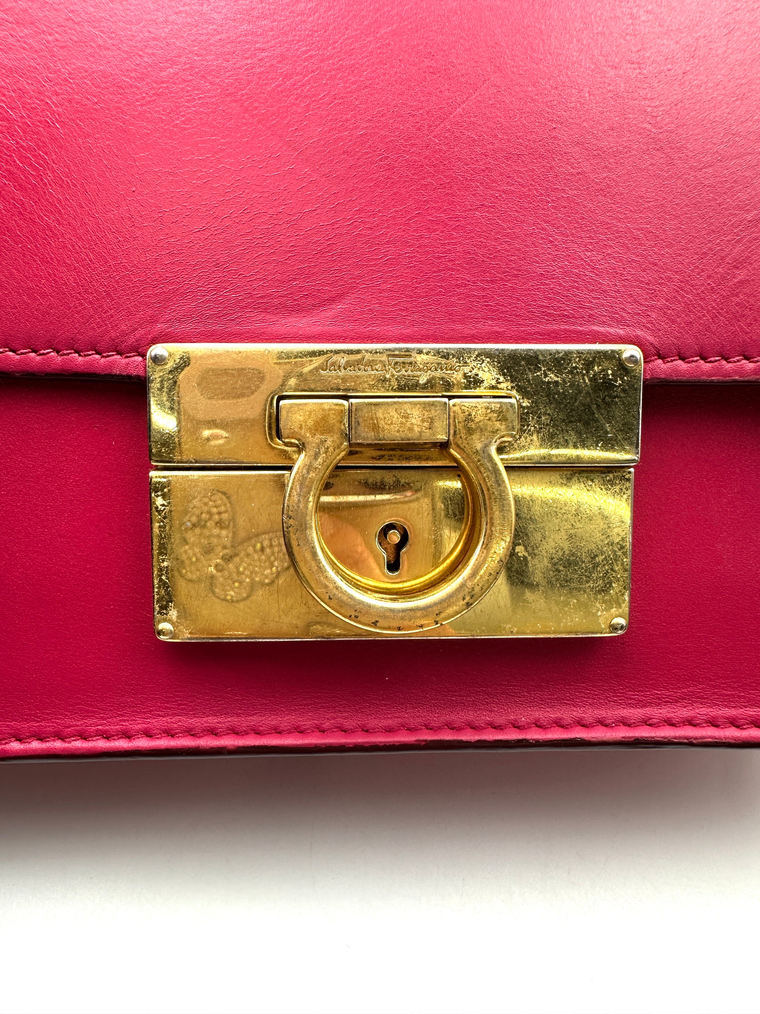 Salvatore Ferragamo Aileen Pink Leather Shoulder Bag FG08