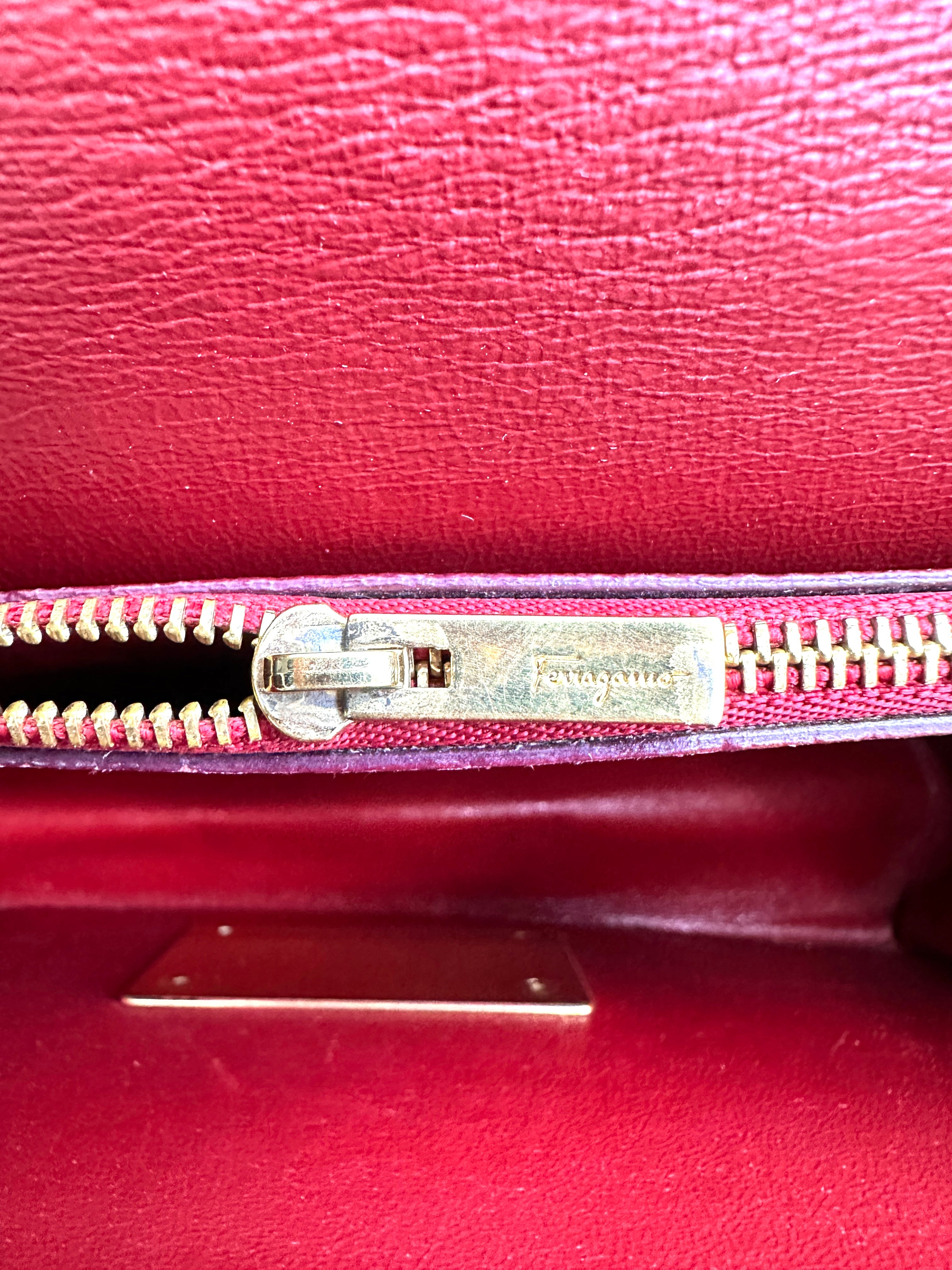 Salvatore Ferragamo Aileen Pink Leather Shoulder Bag FG08