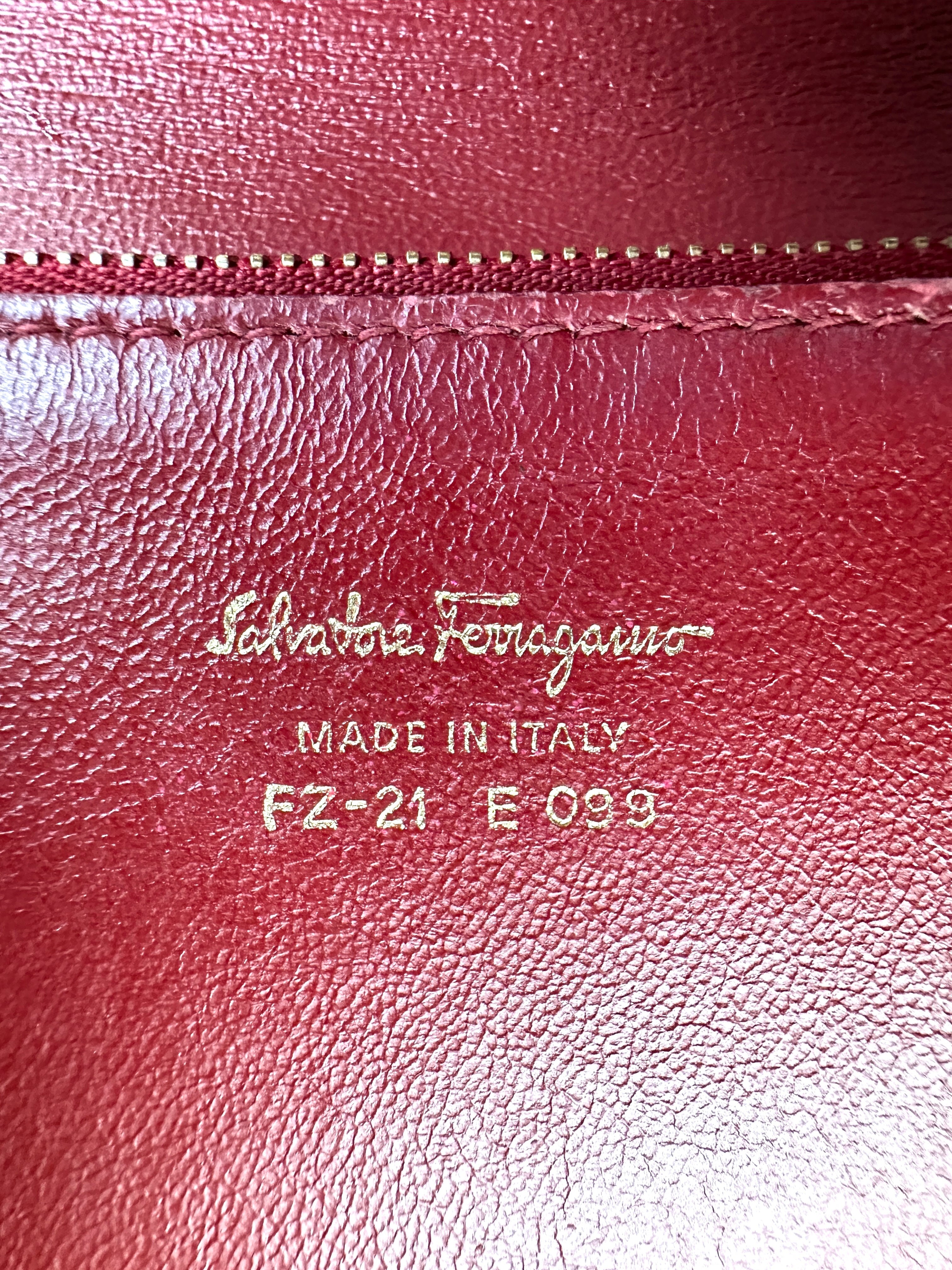 Salvatore Ferragamo Aileen Pink Leather Shoulder Bag FG08