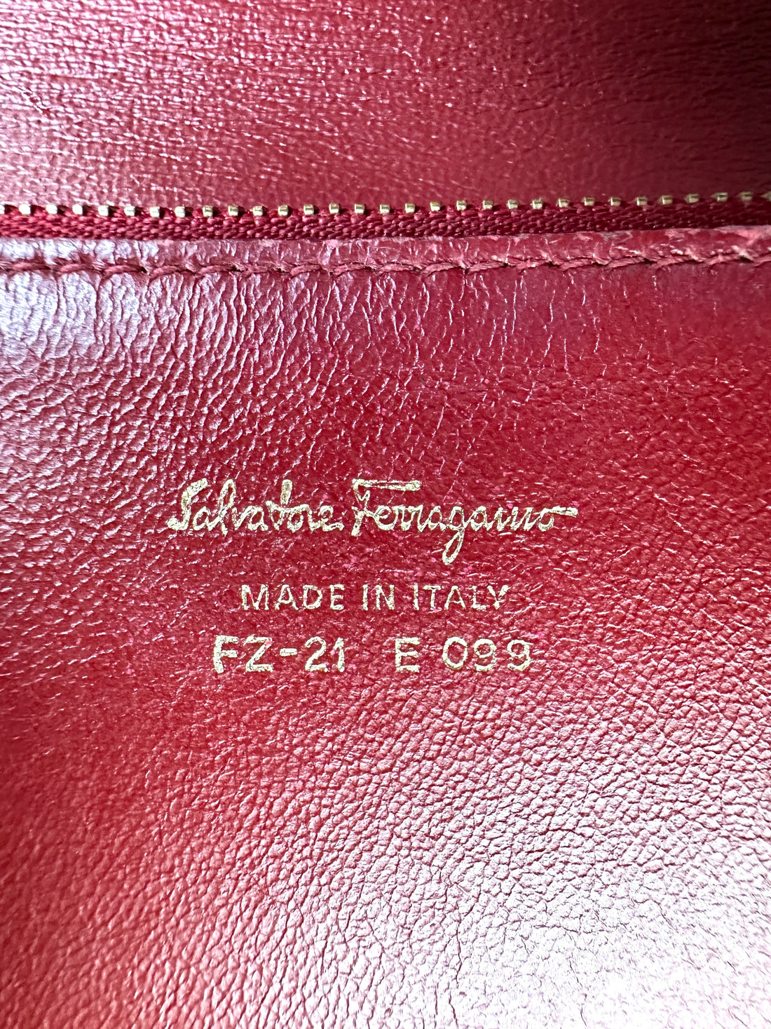 Salvatore Ferragamo Aileen Pink Leather Shoulder Bag FG08