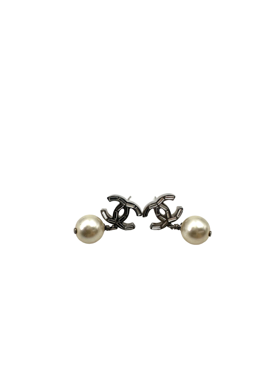 Chanel 14B Silver CC Logo Pearl Drop Pierced Earrings CC1857