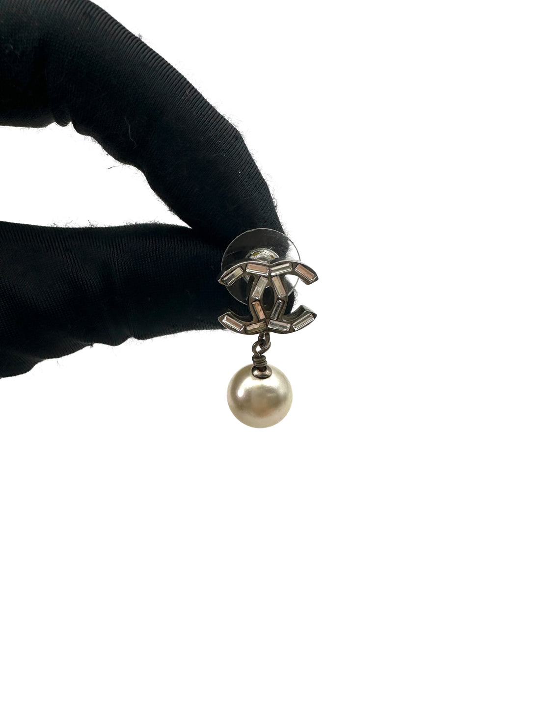 Chanel 14B Silver CC Logo Pearl Drop Pierced Earrings CC1857