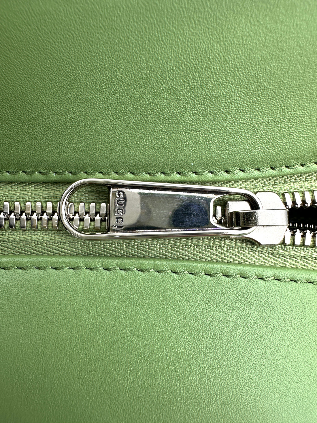 Gucci Petite Green Leather Tote Handle Bag GG899