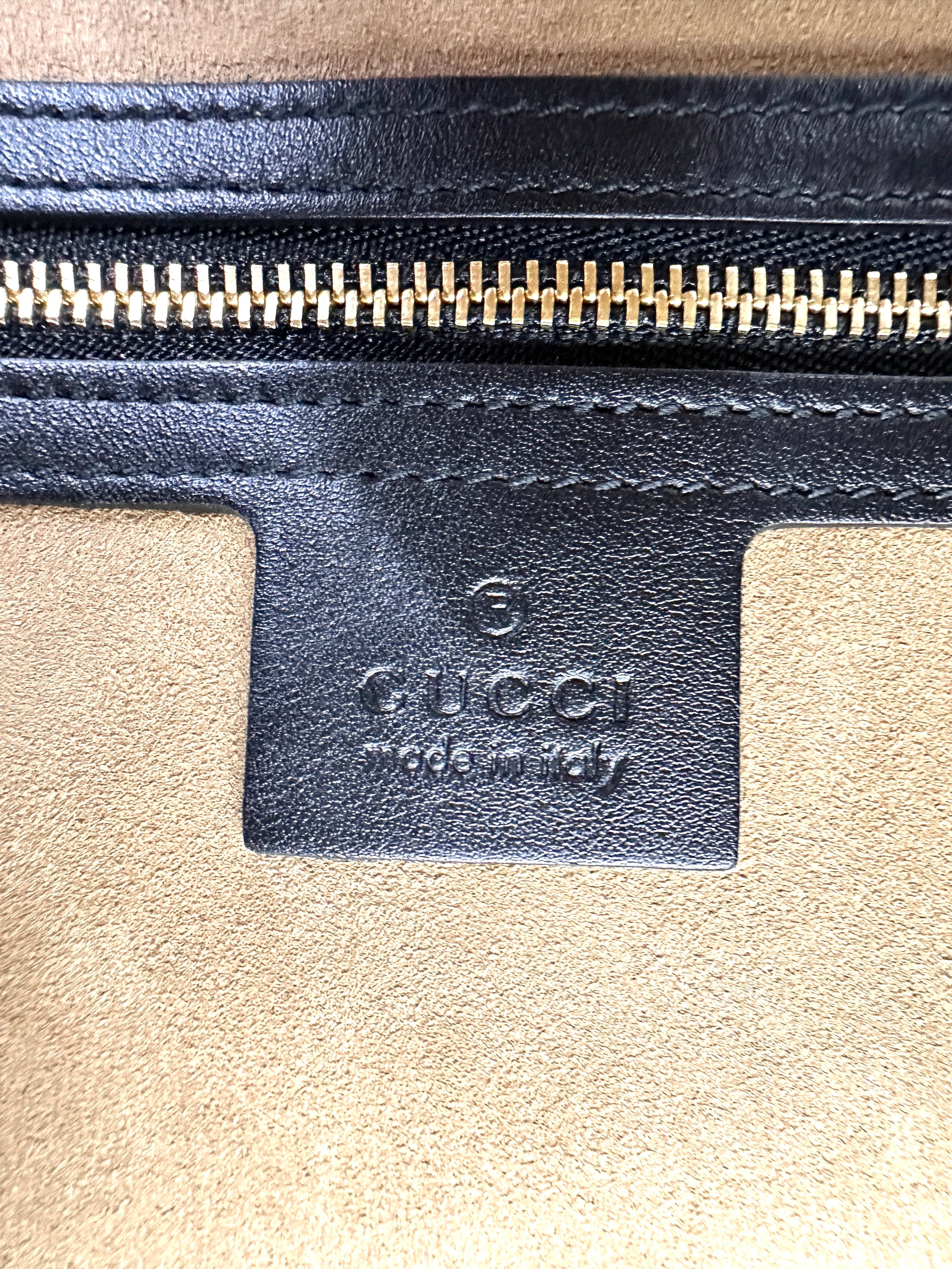 Gucci Padlock GG Supreme Medium Size Shoulder Bag With Black Trim GG896