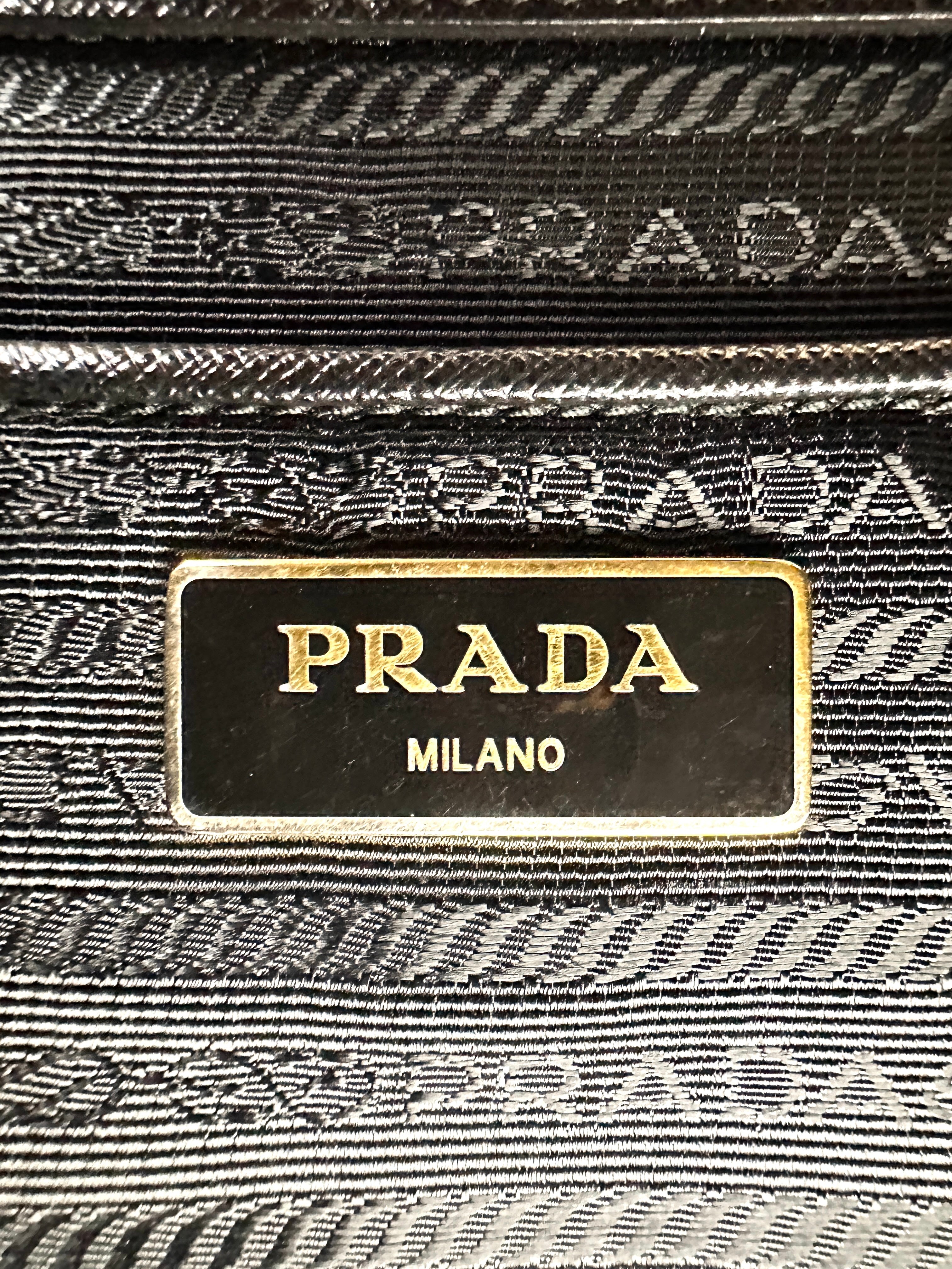 Prada Galleria Black Saffiano Leather Handle Bag PR296