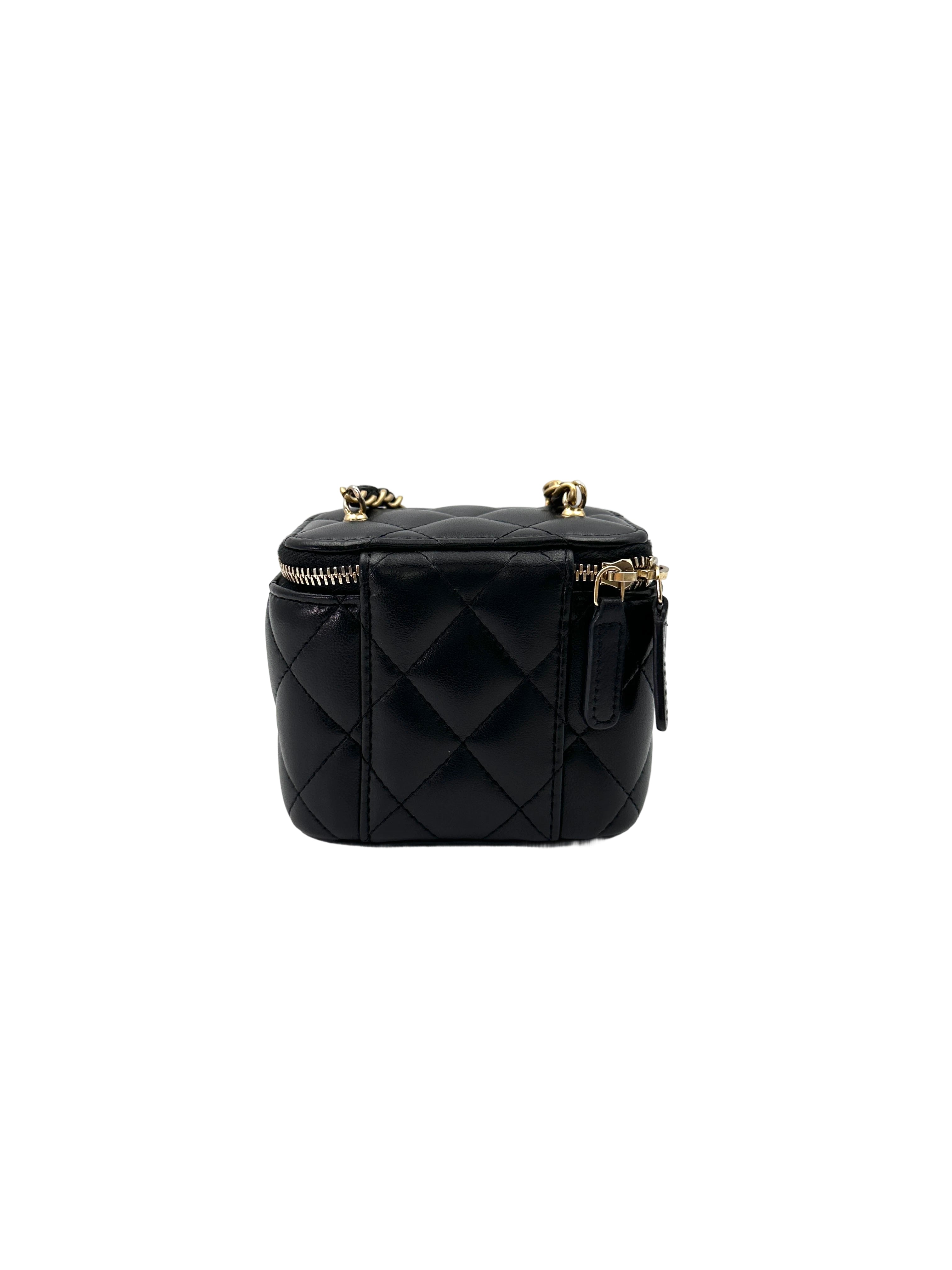 Chanel Black Quilted Leather Vanity Case With Gold Hardware(32***64) CC1864